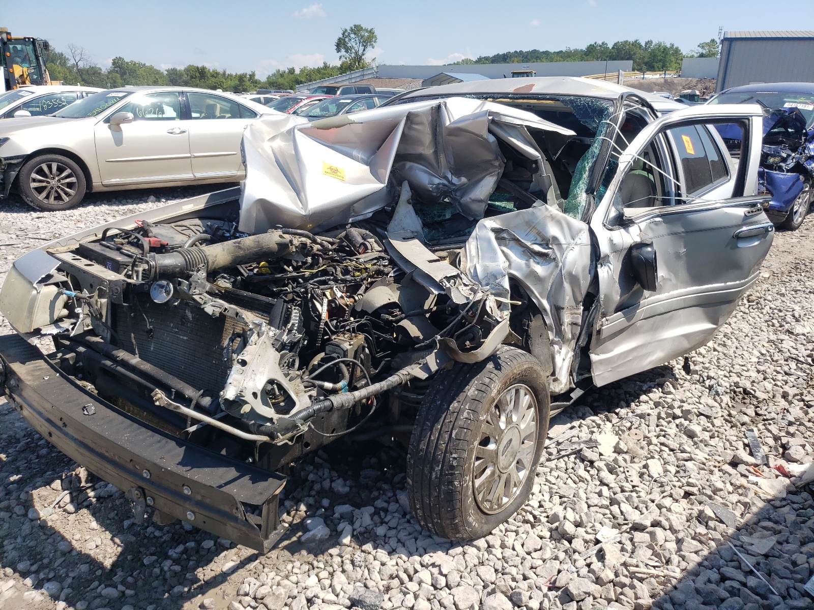 Photo 2 from auction – 2004 FORD CROWN VICT with VIN 2FAFP74W24X151190
