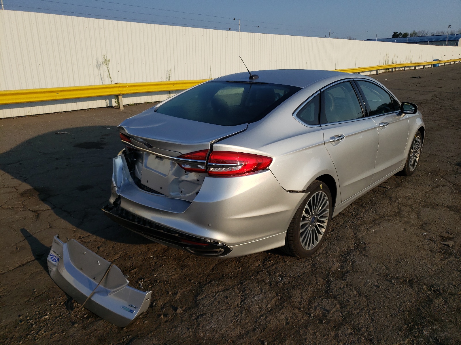 Photo 4 from auction – 2017 FORD FUSION SE with VIN 3FA6P0T99HR308401