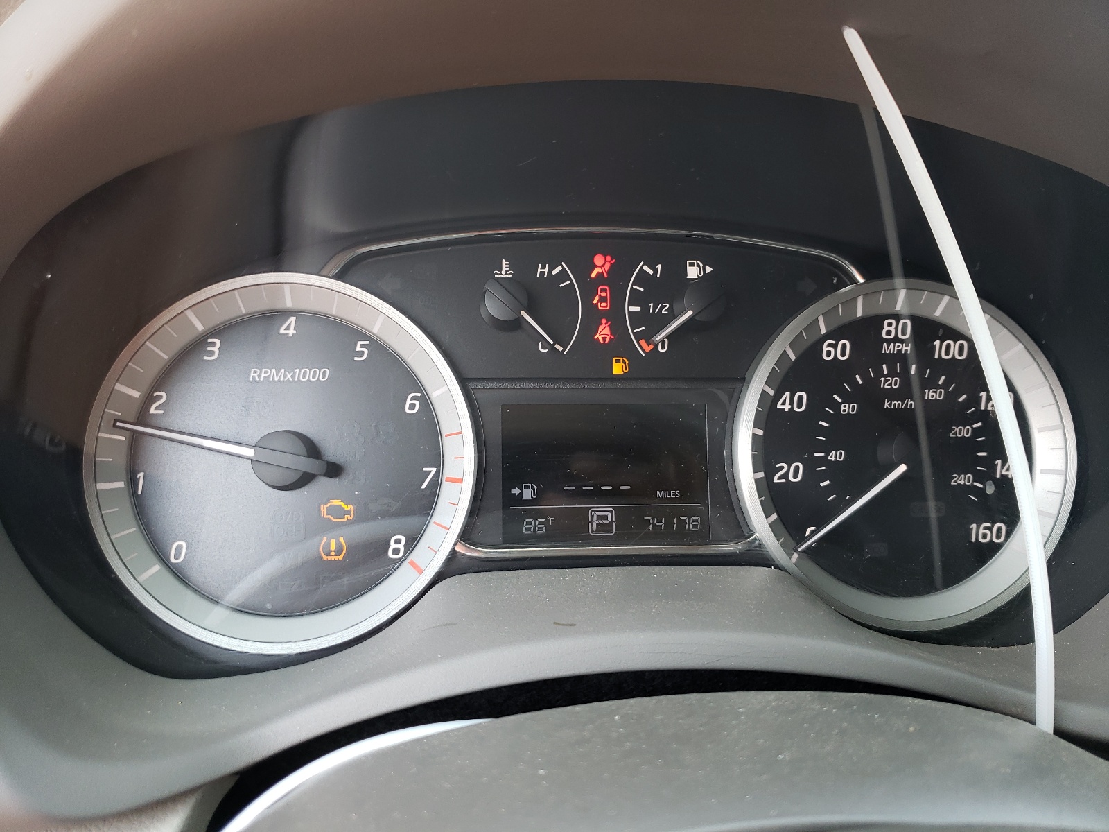 Photo 8 from auction – 2014 NISSAN SENTRA S with VIN 3N1AB7AP6EY305764