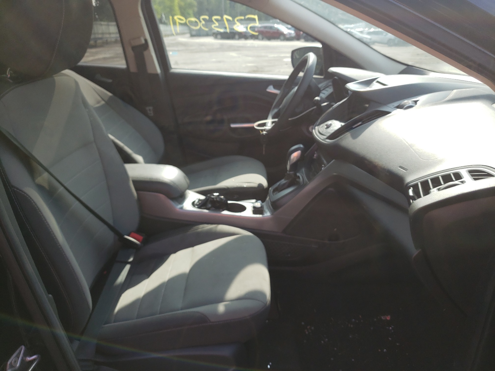 Photo 5 from auction – 2016 FORD ESCAPE SE with VIN 1FMCU9G96GUB92128