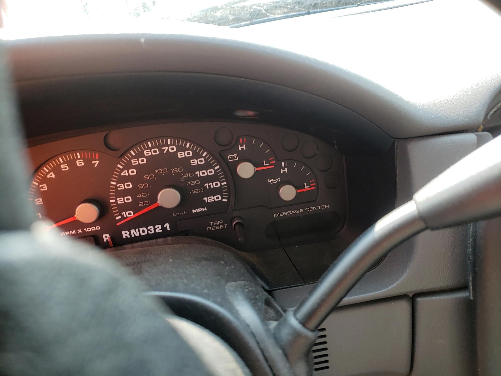 Photo 8 from auction – 2005 FORD EXPLORER X with VIN 1FMZU72K65UB03907
