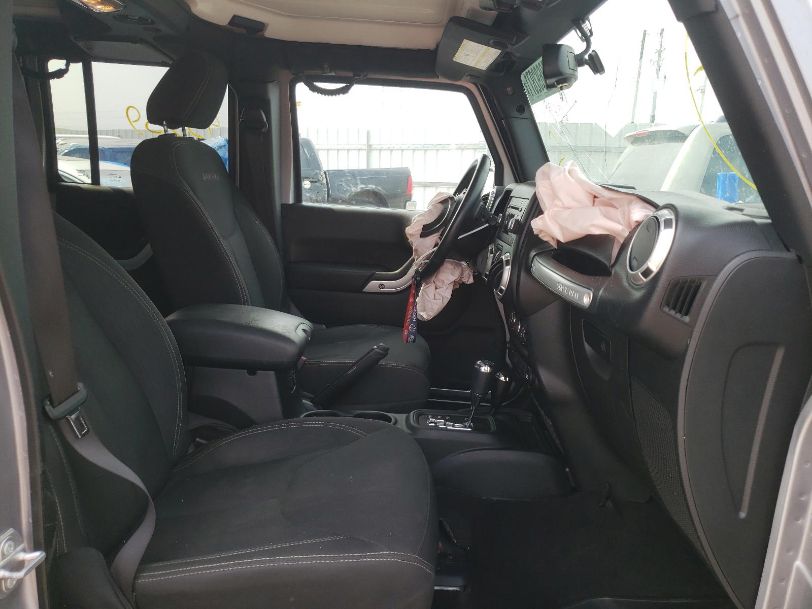 Photo 5 from auction – 2017 JEEP WRANGLER U with VIN 1C4BJWEG2HL535551