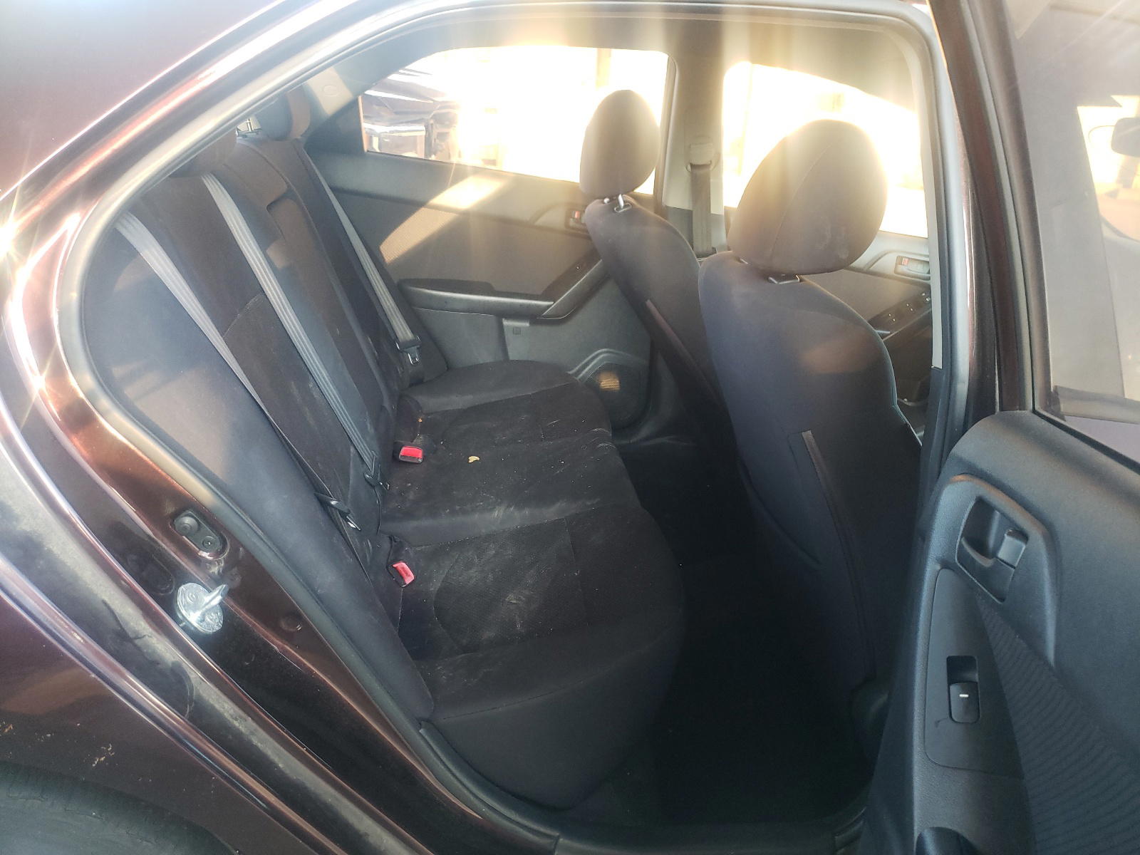 Photo 6 from auction – 2011 KIA FORTE EX with VIN KNAFU4A21B5463595