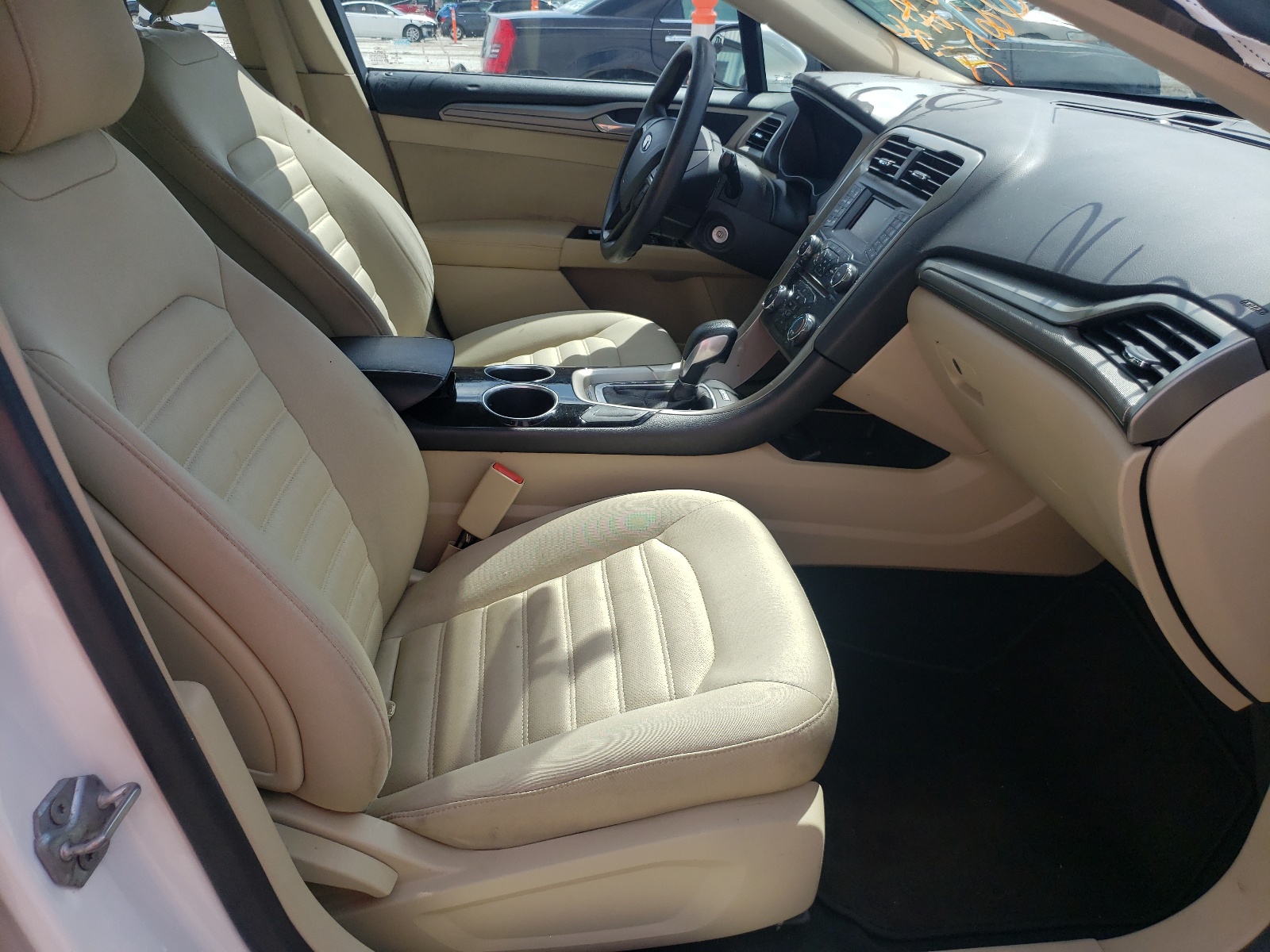Photo 5 from auction – 2014 FORD FUSION SE with VIN 1FA6P0H76E5350790