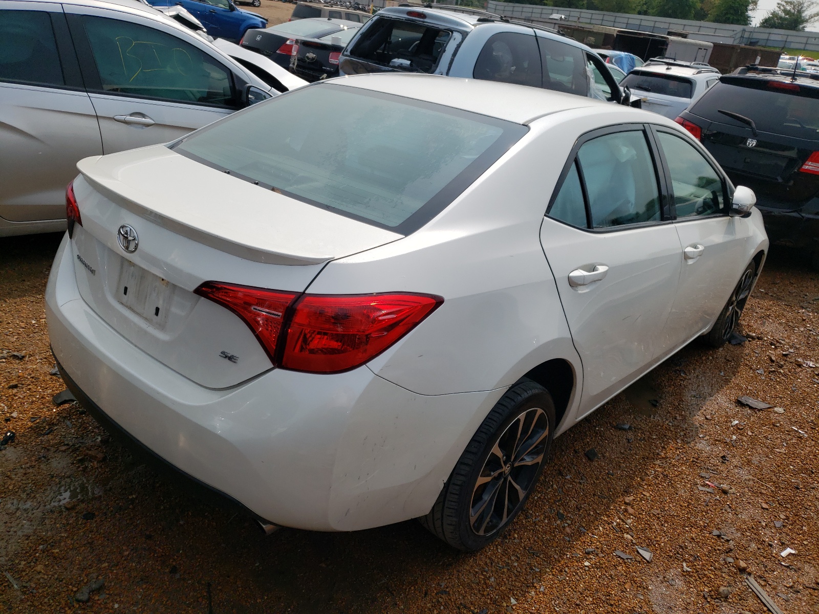 Photo 4 from auction – 2018 TOYOTA COROLLA L with VIN 5YFBURHE2JP826759