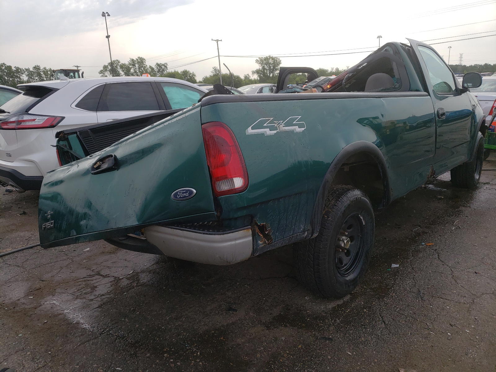 Photo 4 from auction – 2000 FORD F150 with VIN 1FTZF1825YNA92061