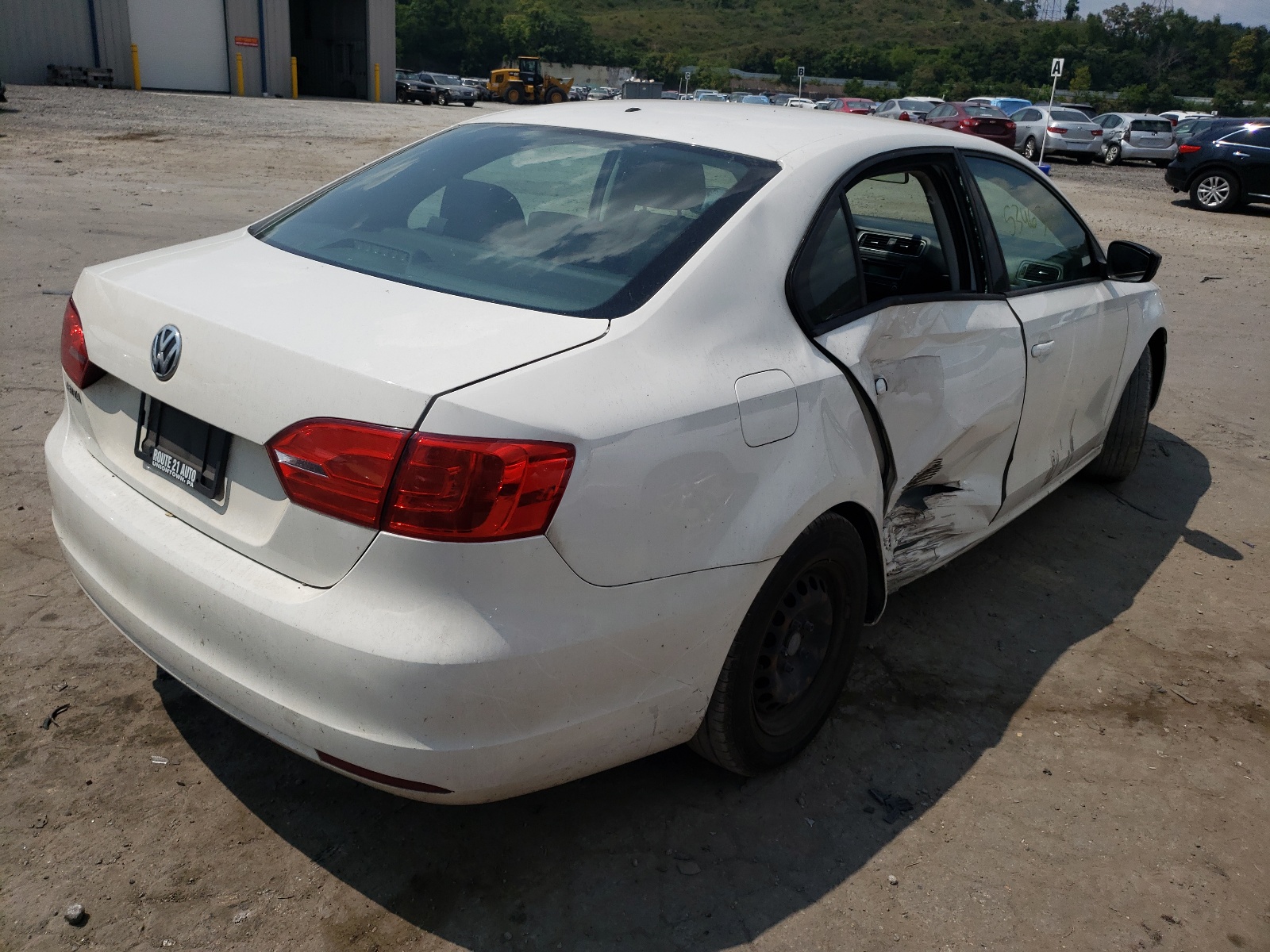 Photo 4 from auction – 2014 VOLKSWAGEN JETTA BASE with VIN 3VW2K7AJ3EM374817