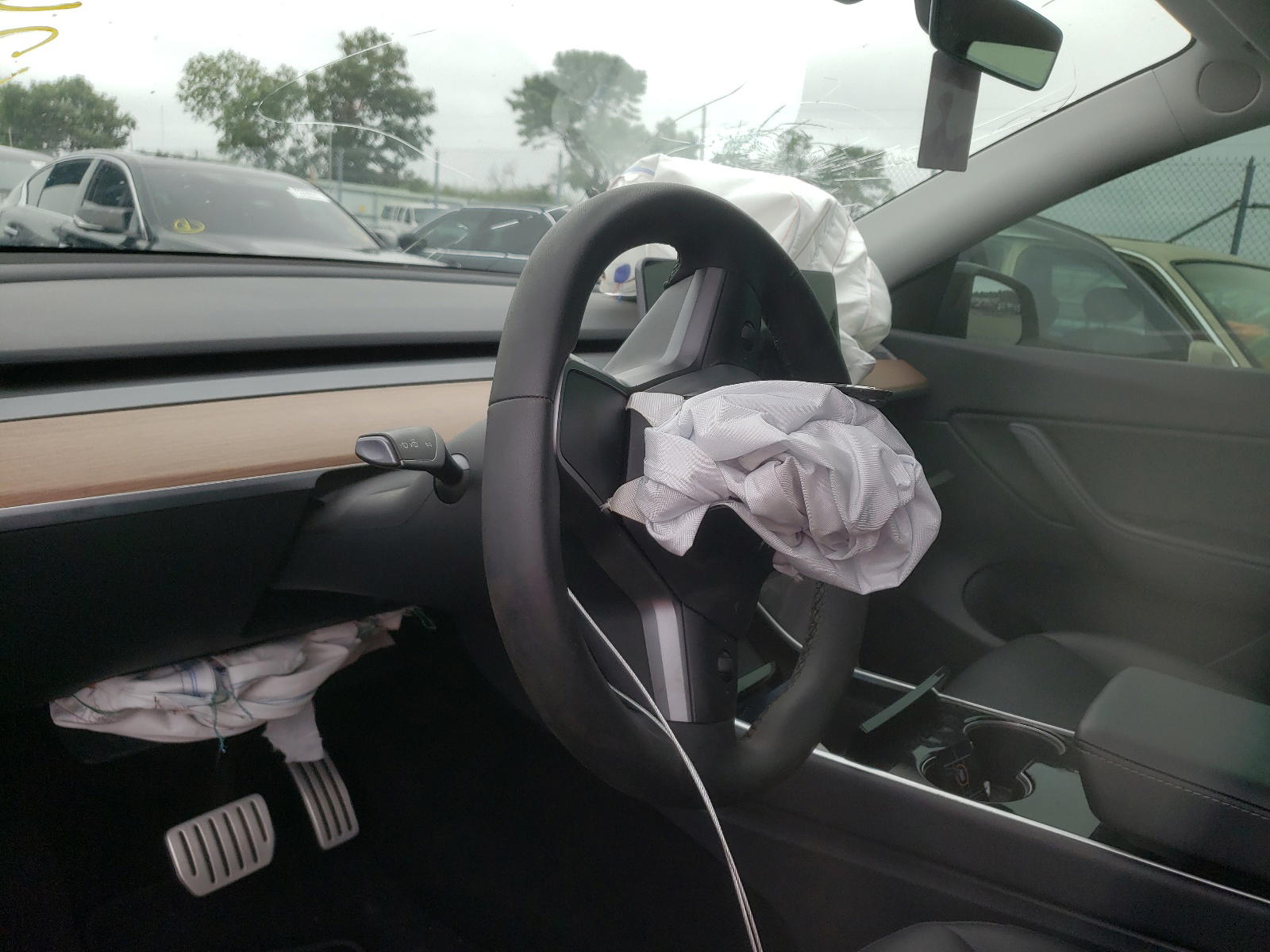 Photo 9 from auction – 2020 TESLA MODEL Y with VIN 5YJYGDEF5LF012153