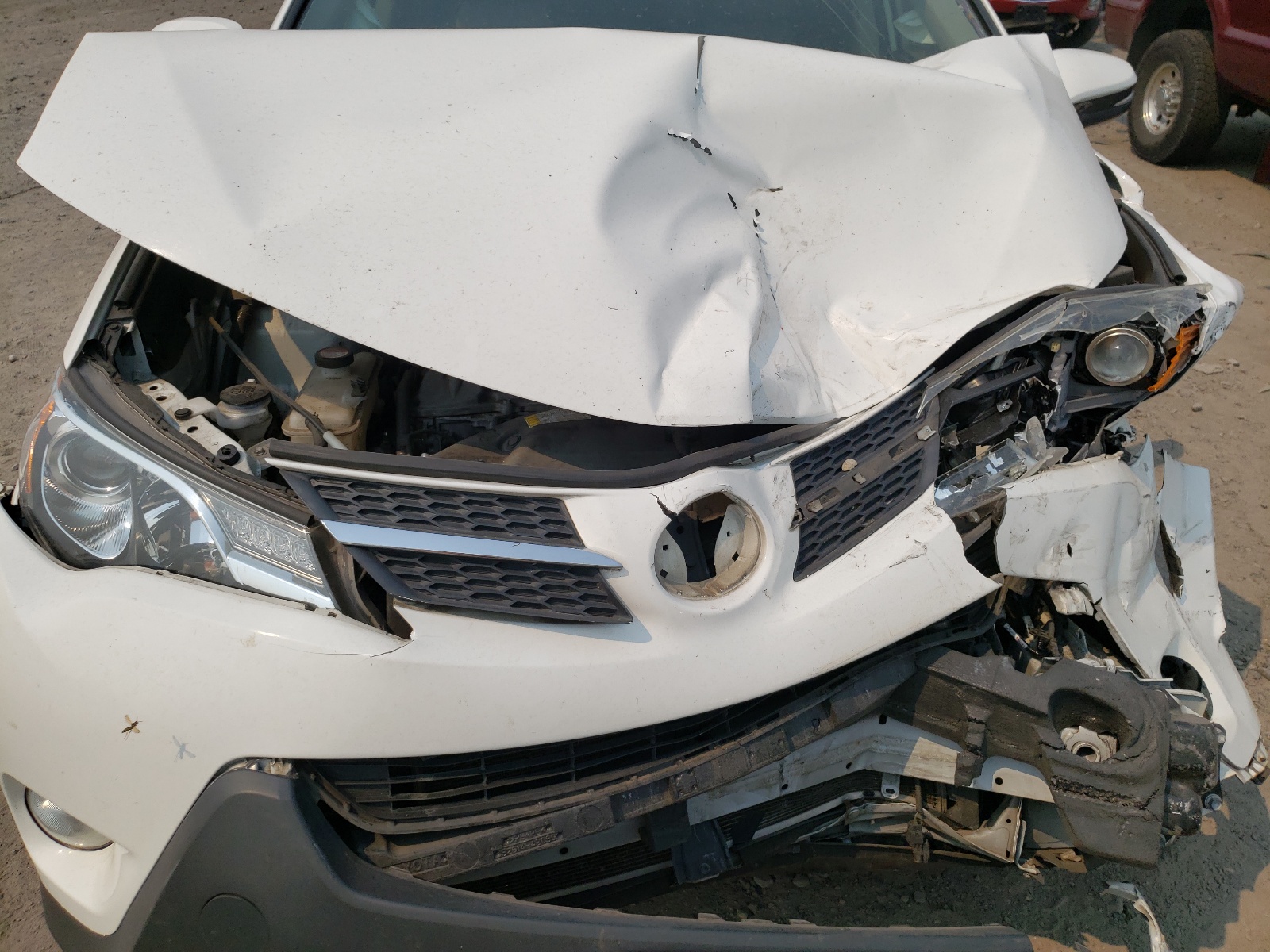 Photo 7 from auction – 2015 TOYOTA RAV4 XLE with VIN JTMRFREV5FJ046831
