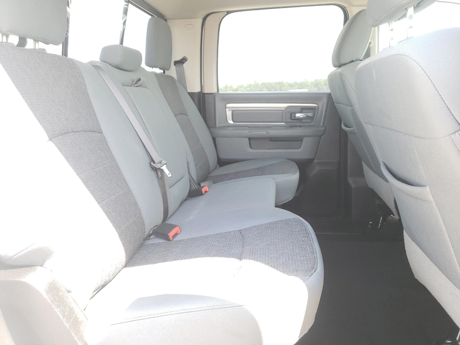 Photo 6 from auction – 2019 RAM 1500 CLASS with VIN 1C6RR7LT2KS598294