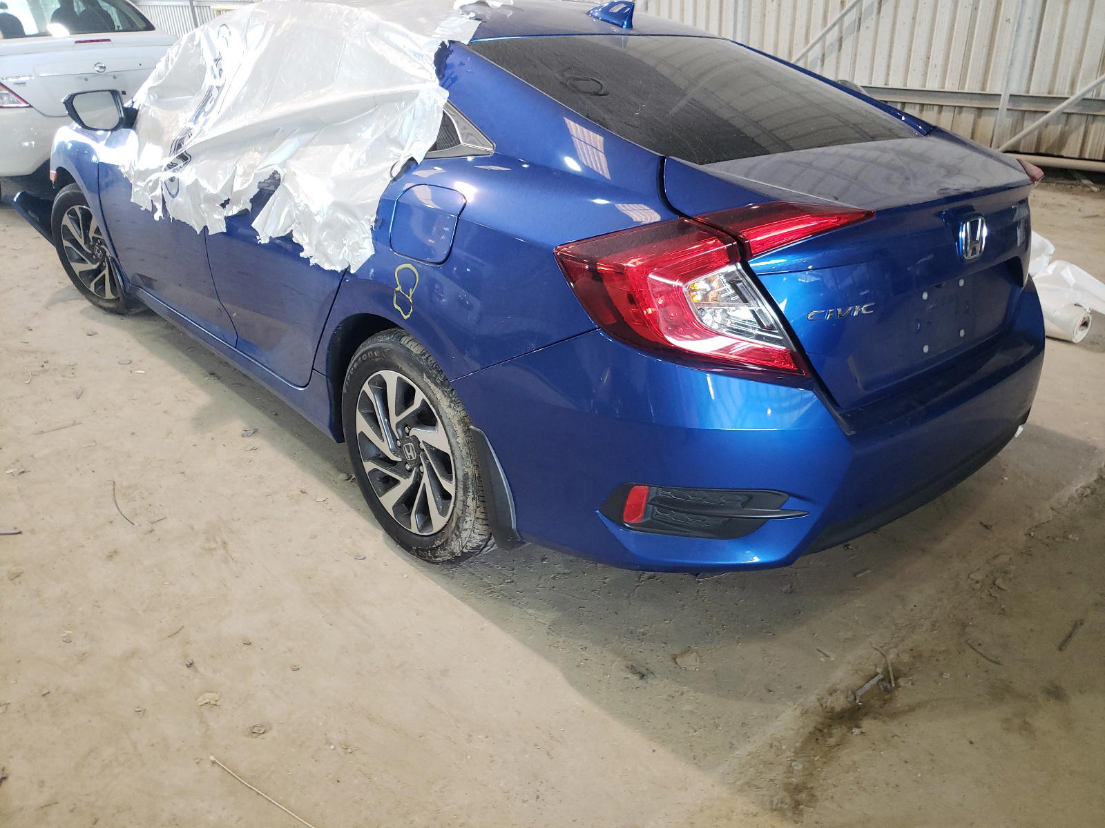 Photo 3 from auction – 2017 HONDA CIVIC EX with VIN 19XFC2F72HE009156