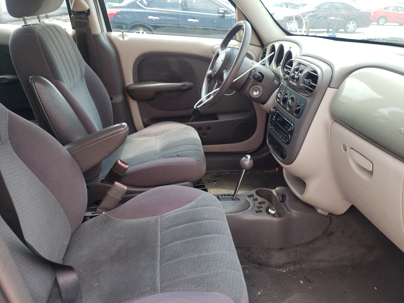 Photo 5 from auction – 2005 CHRYSLER PT CRUISER with VIN 3C4FY48B85T515516