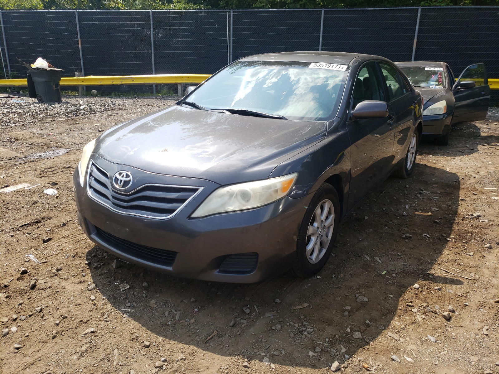 Photo 2 from auction – 2011 TOYOTA CAMRY BASE with VIN 4T1BF3EK1BU197867