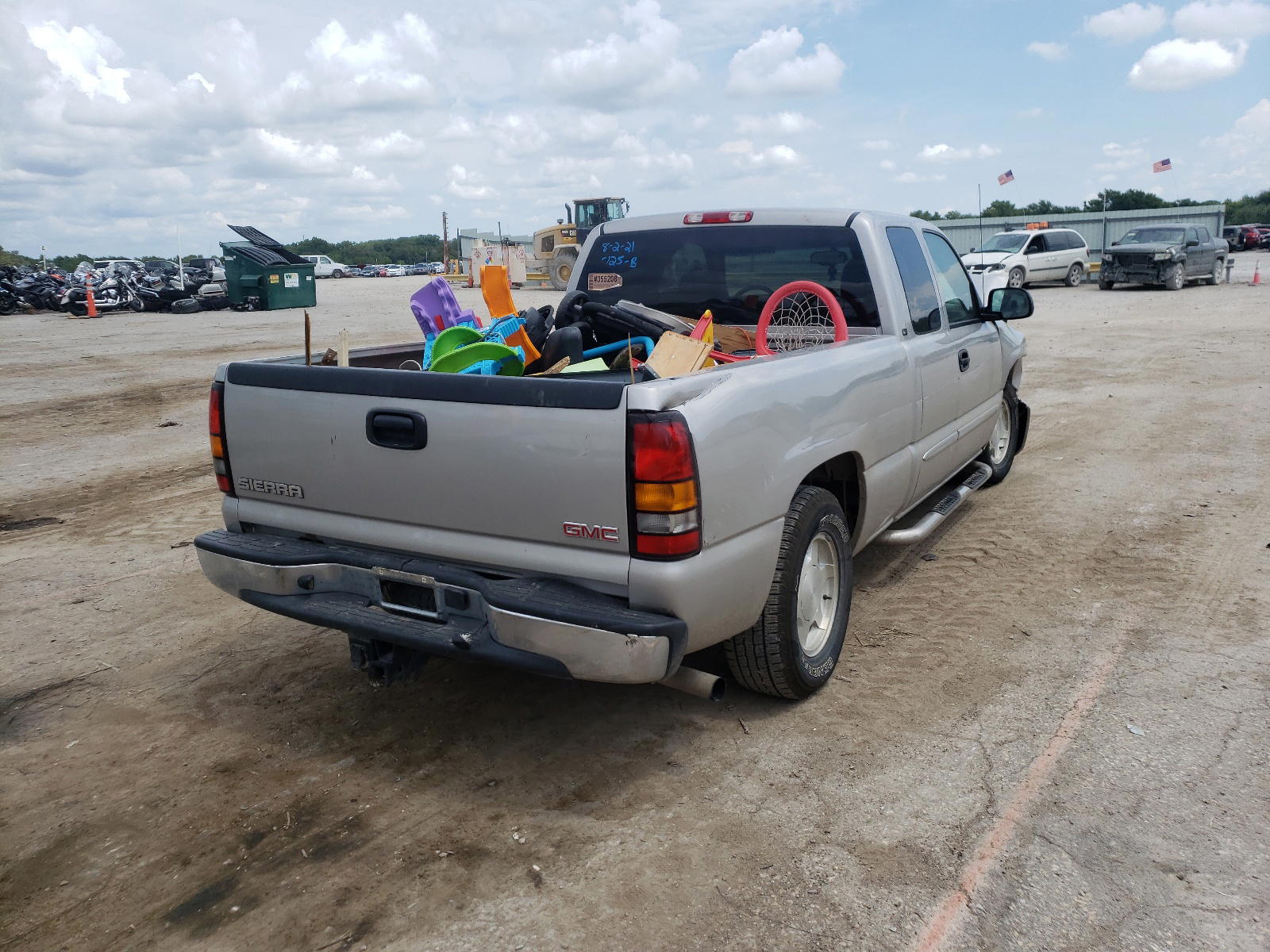 Photo 4 from auction – 2004 GMC NEW SIERRA with VIN 2GTEC19T341173361