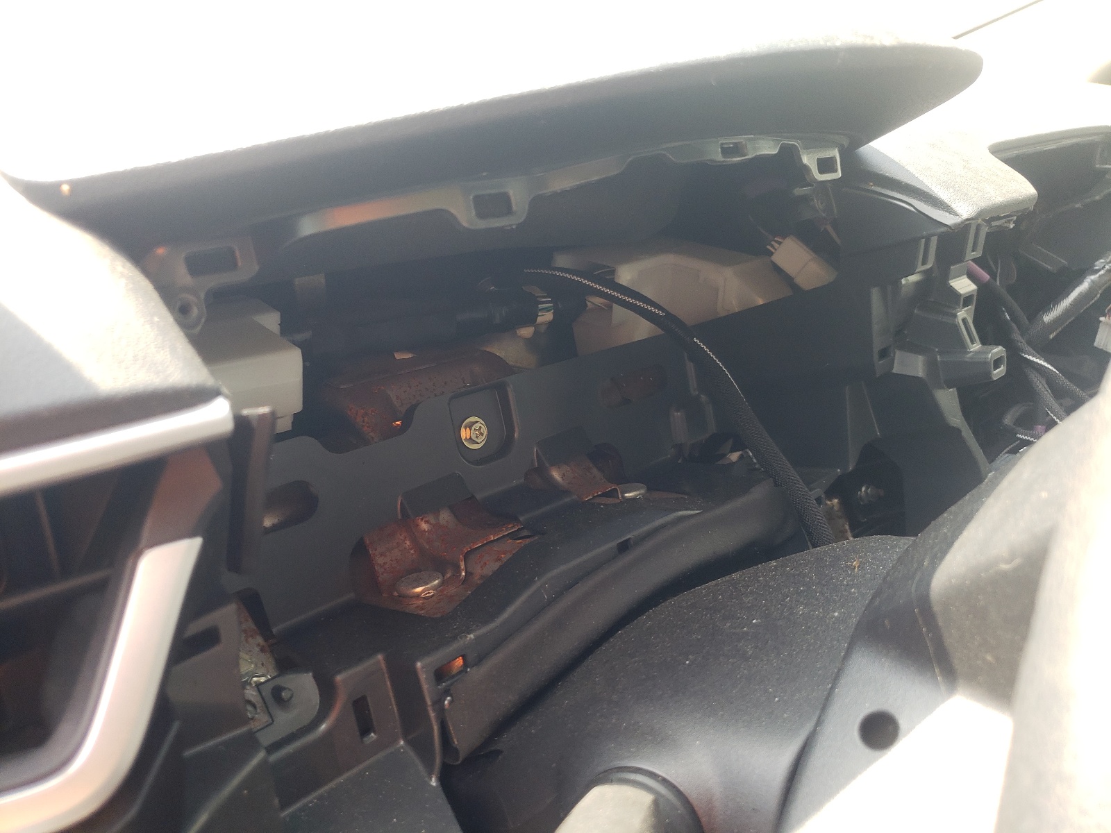 Photo 8 from auction – 2020 TOYOTA COROLLA LE with VIN JTDEPRAE2LJ018174