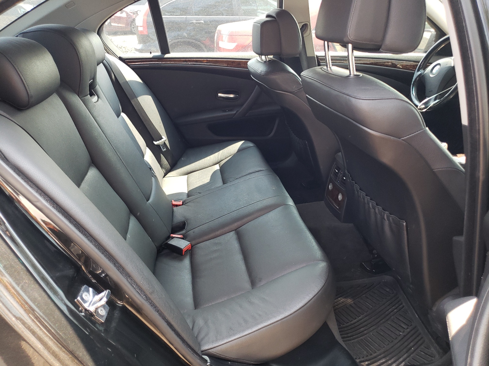Photo 6 from auction – 2009 BMW 528 XI with VIN WBANV13529C153492