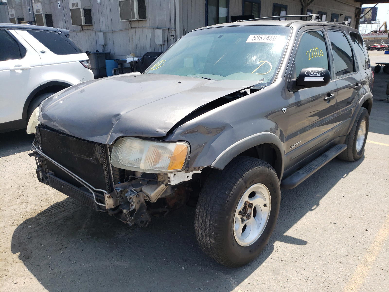 Photo 2 from auction – 2002 FORD ESCAPE XLT with VIN 1FMCU03162KD34543