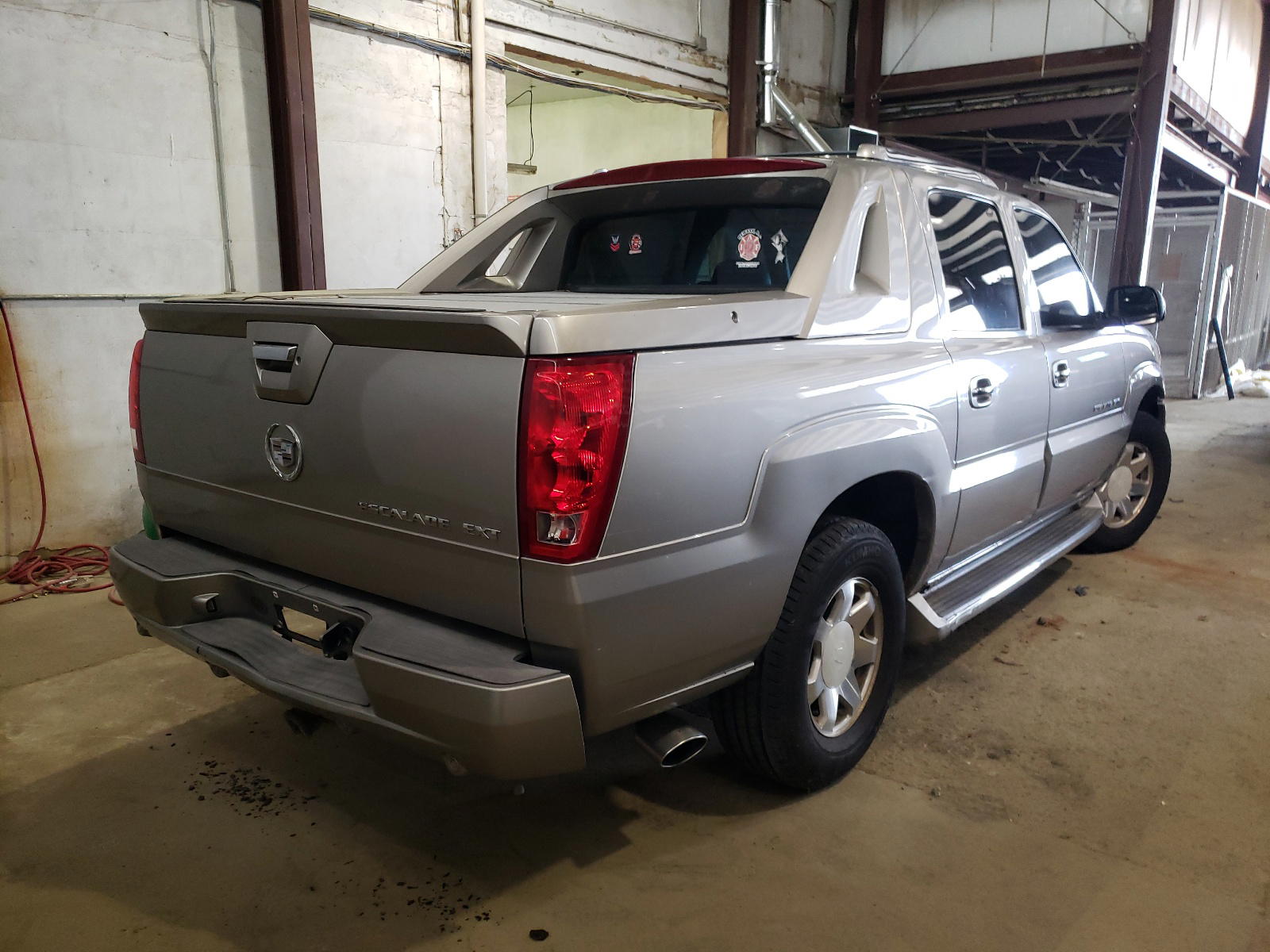 Photo 4 from auction – 2002 CADILLAC ESCALADE E with VIN 3GYEK63N92G271707