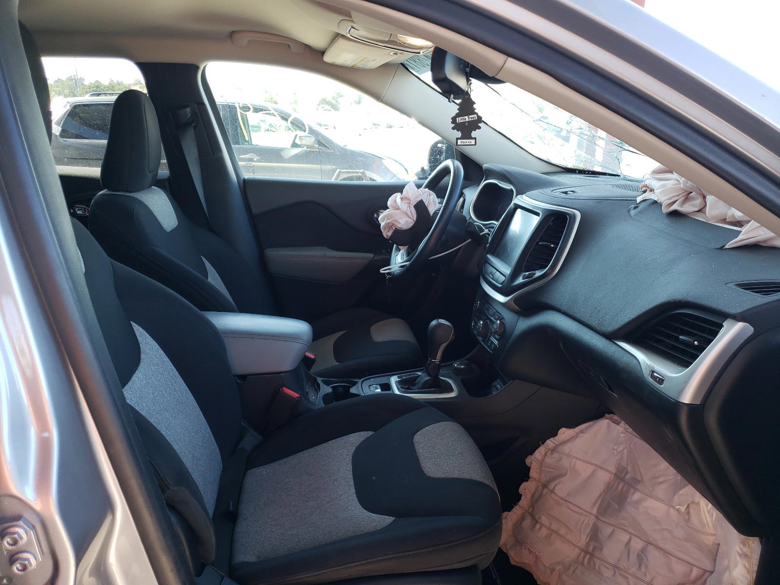 Photo 5 from auction – 2014 JEEP CHEROKEE L with VIN 1C4PJMCS7EW178153