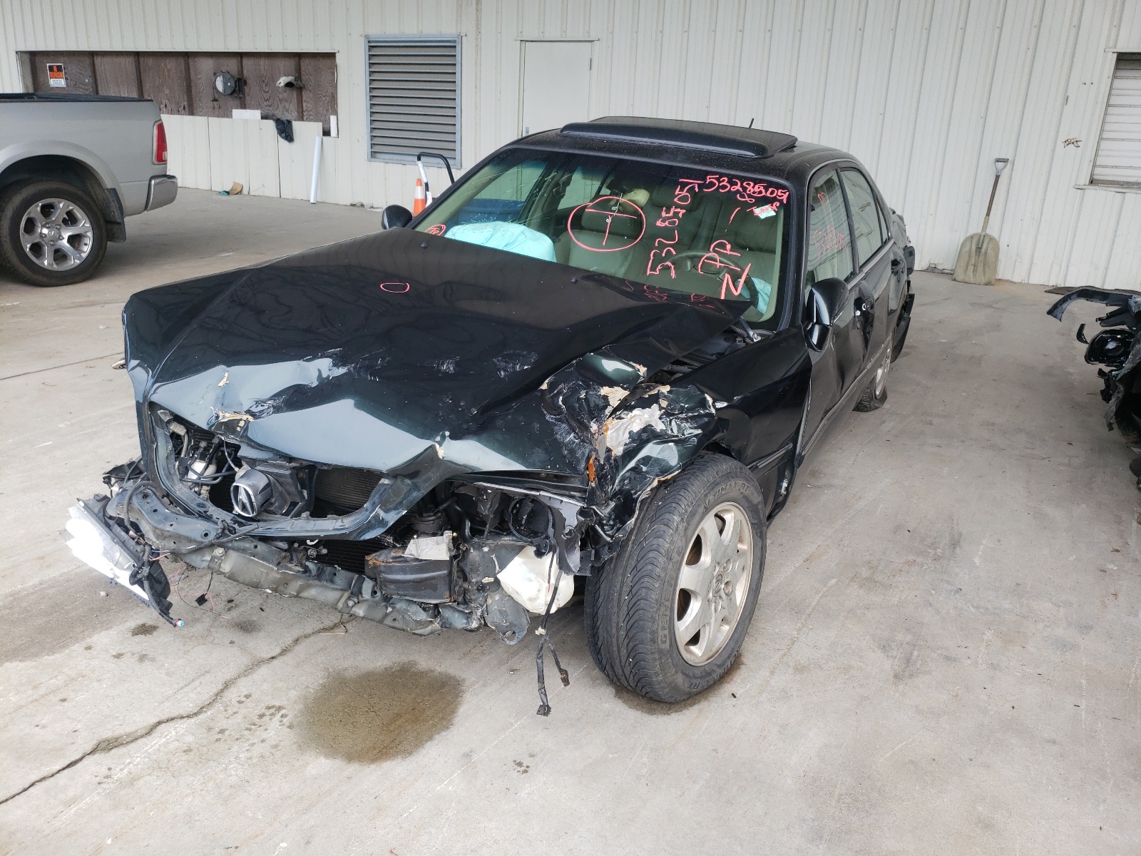 Photo 2 from auction – 2002 ACURA 3.5RL with VIN JH4KA96682C011141