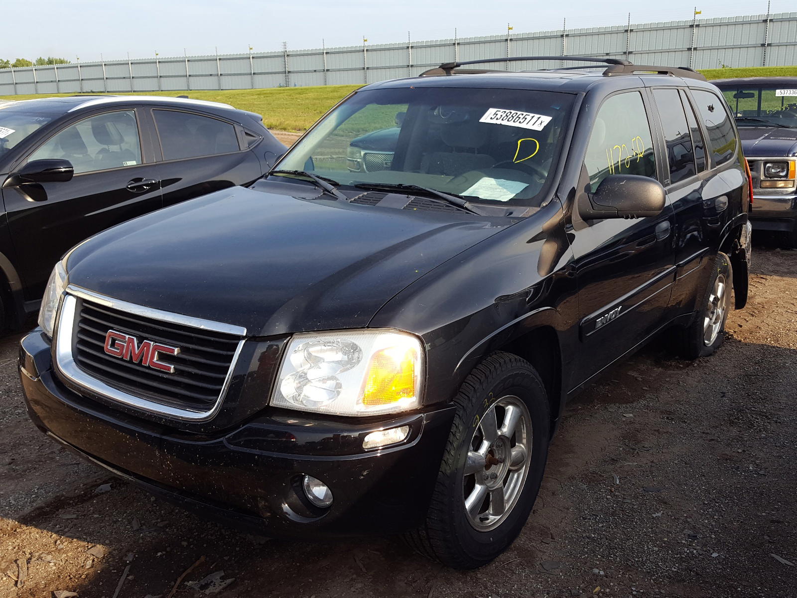 Photo 2 from auction – 2002 GMC ENVOY with VIN 1GKDT13S822441642