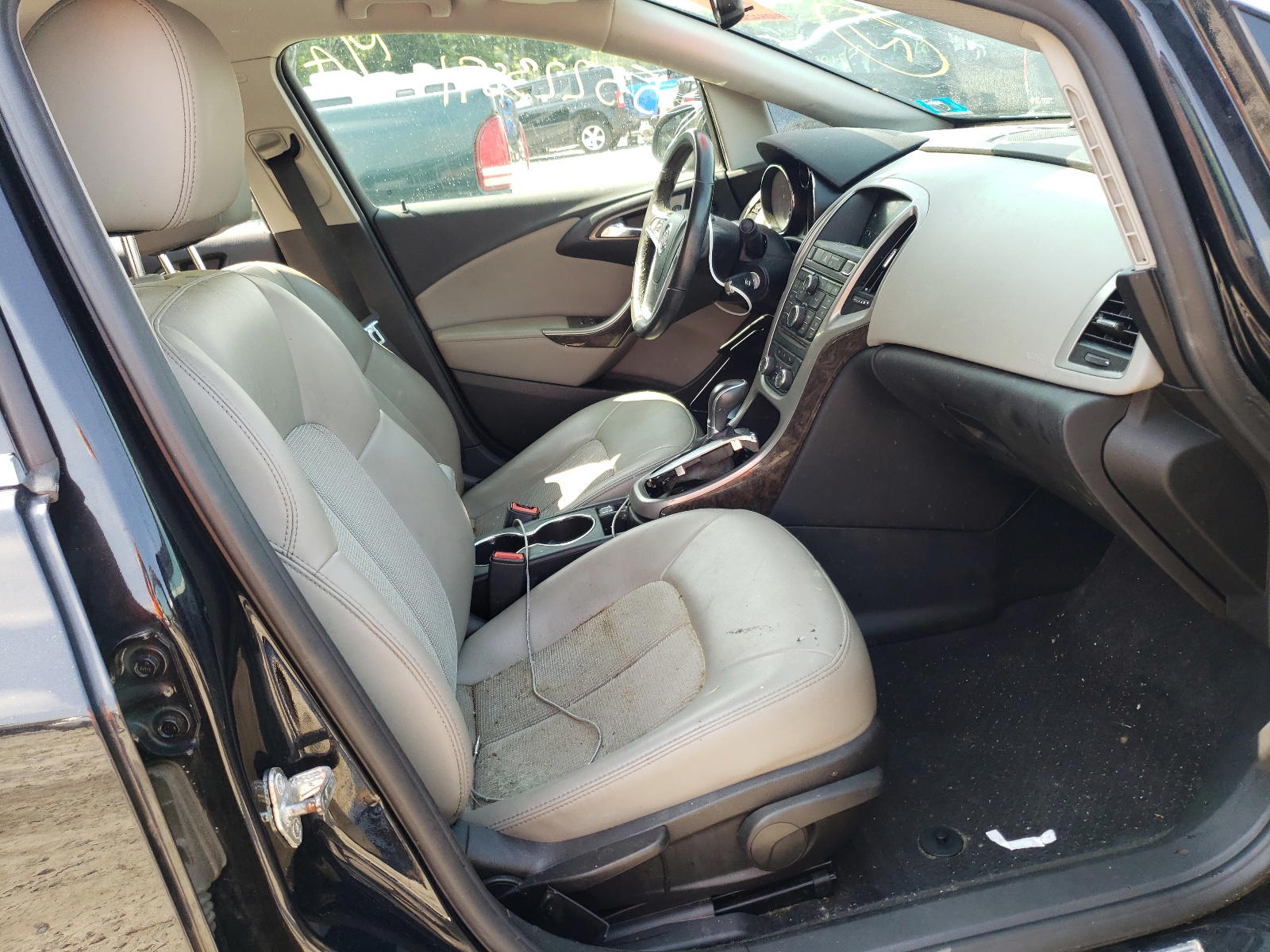 Photo 5 from auction – 2013 BUICK VERANO with VIN 1G4PP5SKXD4172617