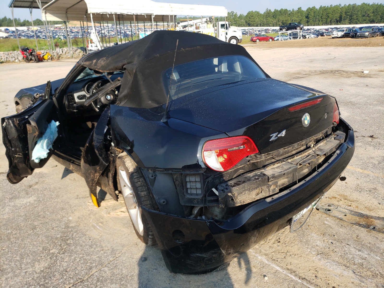 Photo 3 from auction – 2006 BMW Z4 3.0 with VIN 4USBU33516LW68316