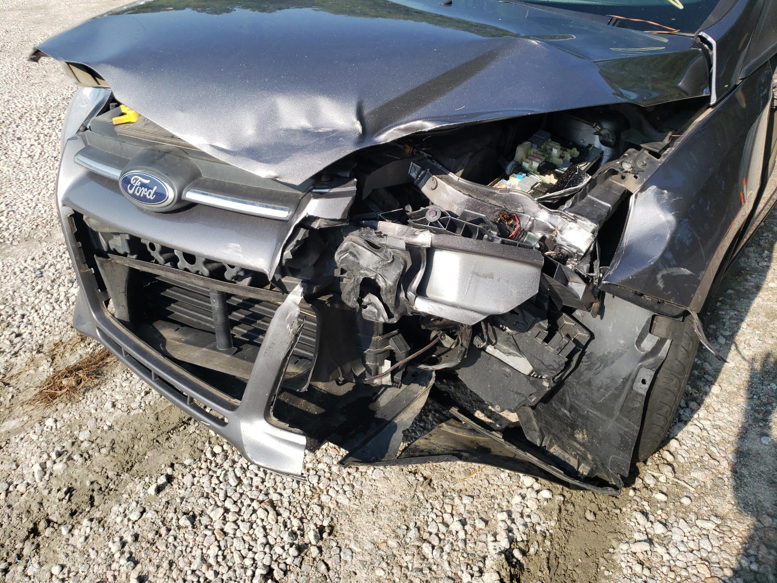 Photo 9 from auction – 2014 FORD FOCUS SE with VIN 1FADP3F22EL157676