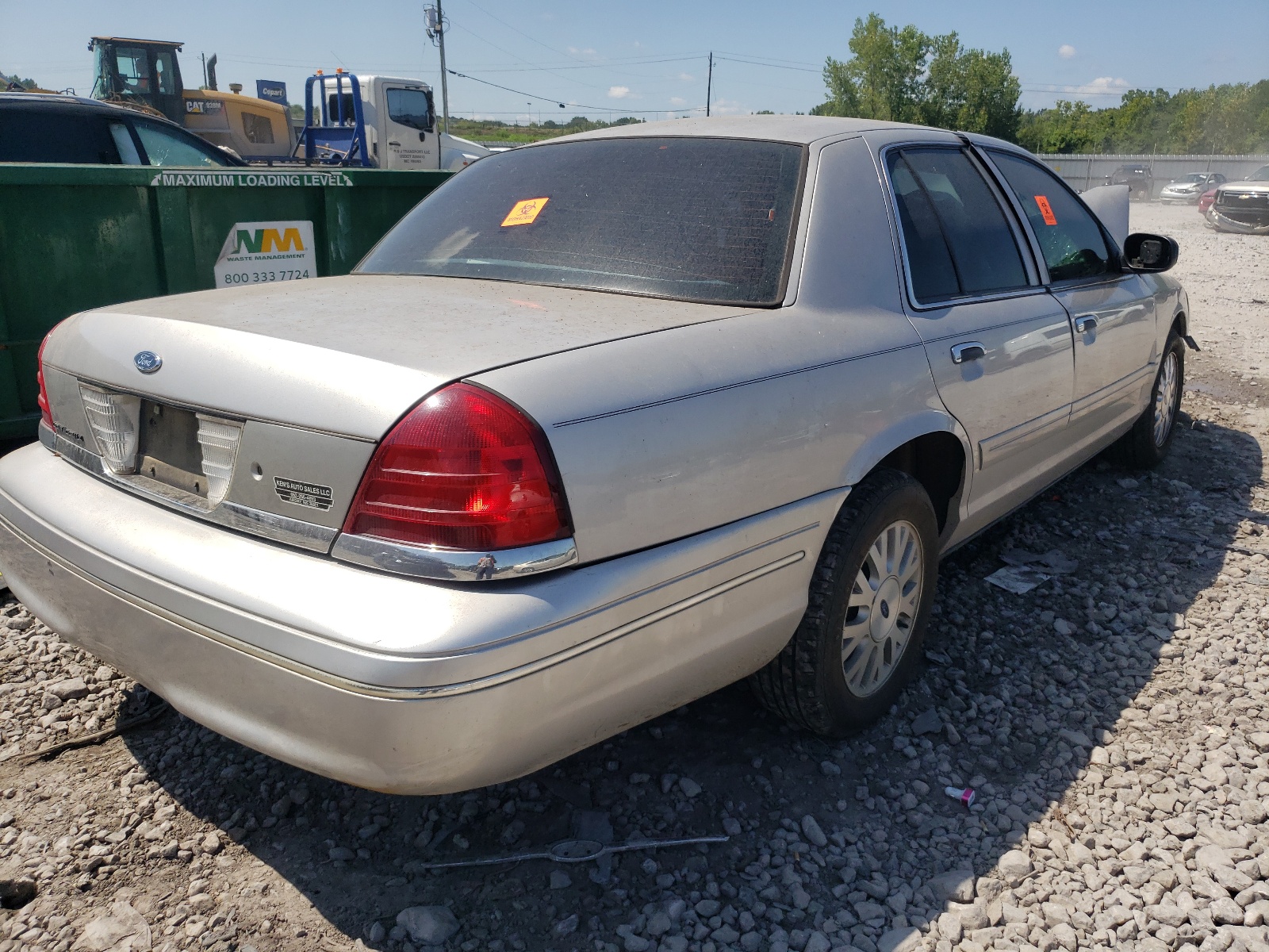 Photo 4 from auction – 2004 FORD CROWN VICT with VIN 2FAFP74W24X151190