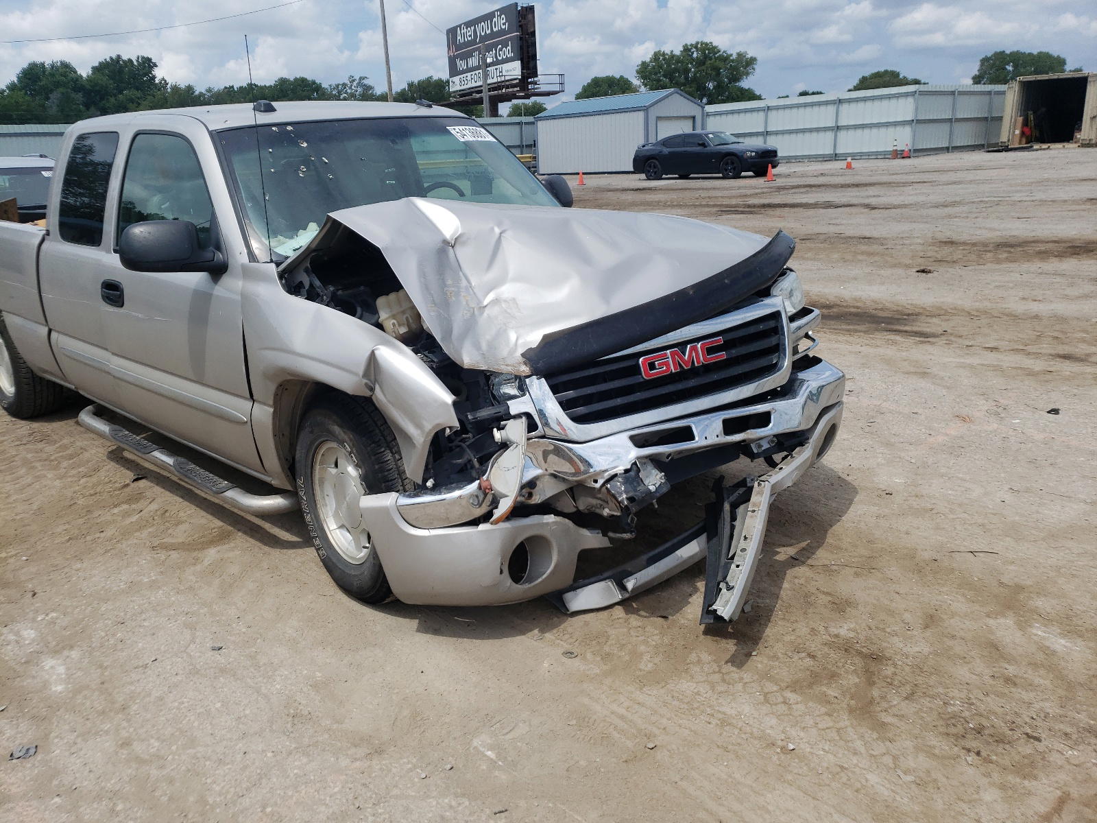 Photo 9 from auction – 2004 GMC NEW SIERRA with VIN 2GTEC19T341173361