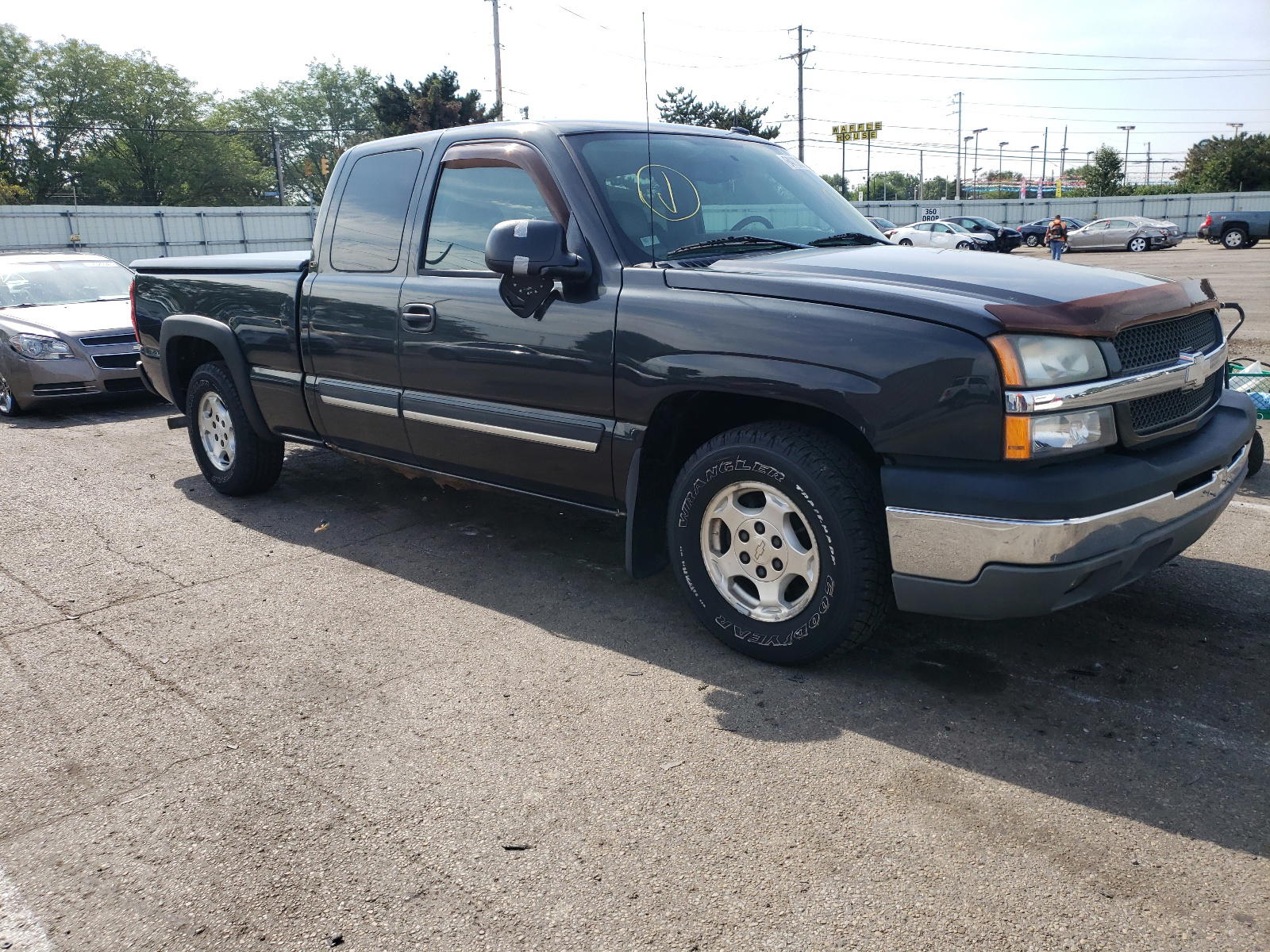 CHEVROLET SILVERADO 2004 with VIN 2GCEC19T241100062 - Photo from auction