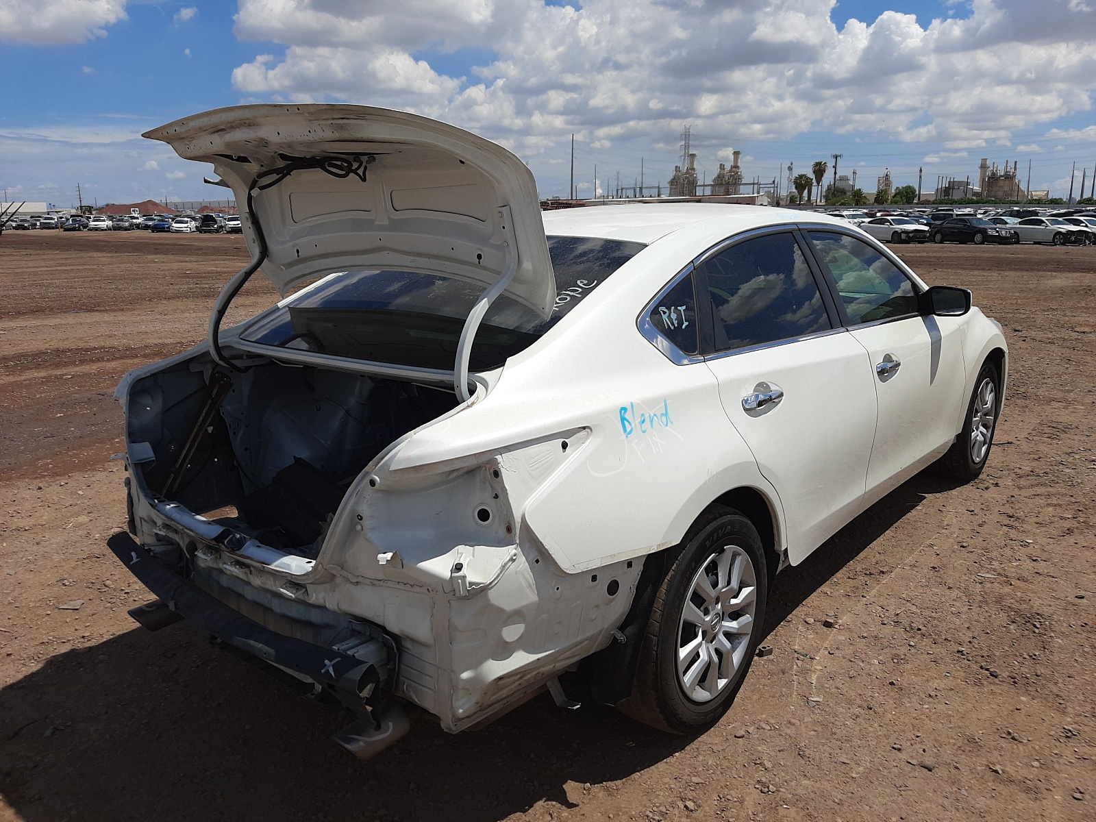 Photo 4 from auction – 2015 NISSAN ALTIMA 2.5 with VIN 1N4AL3AP0FN898237