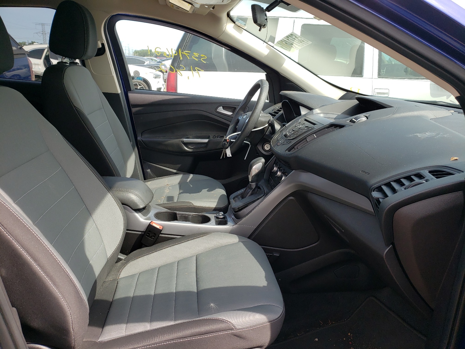 Photo 5 from auction – 2016 FORD ESCAPE SE with VIN 1FMCU9GX3GUC07134