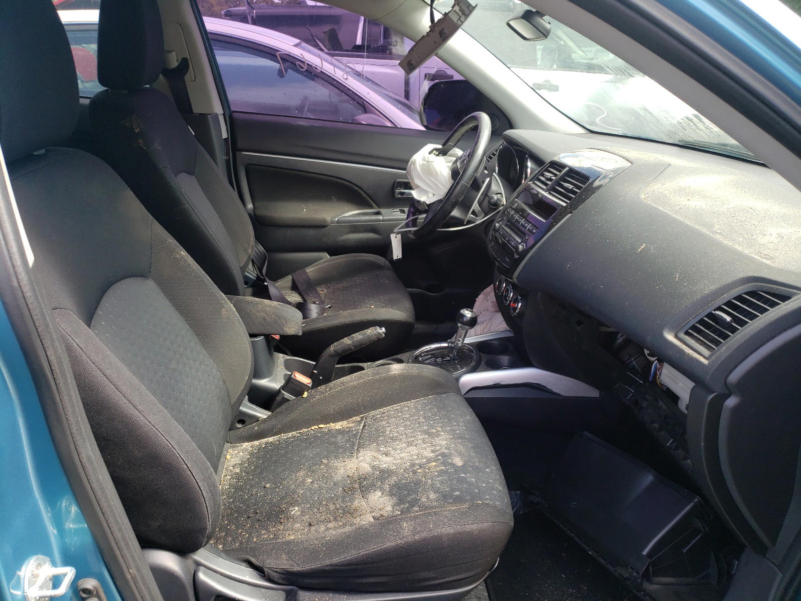Photo 5 from auction – 2012 MITSUBISHI OUTLANDER with VIN JA4AP4AU2CZ003257