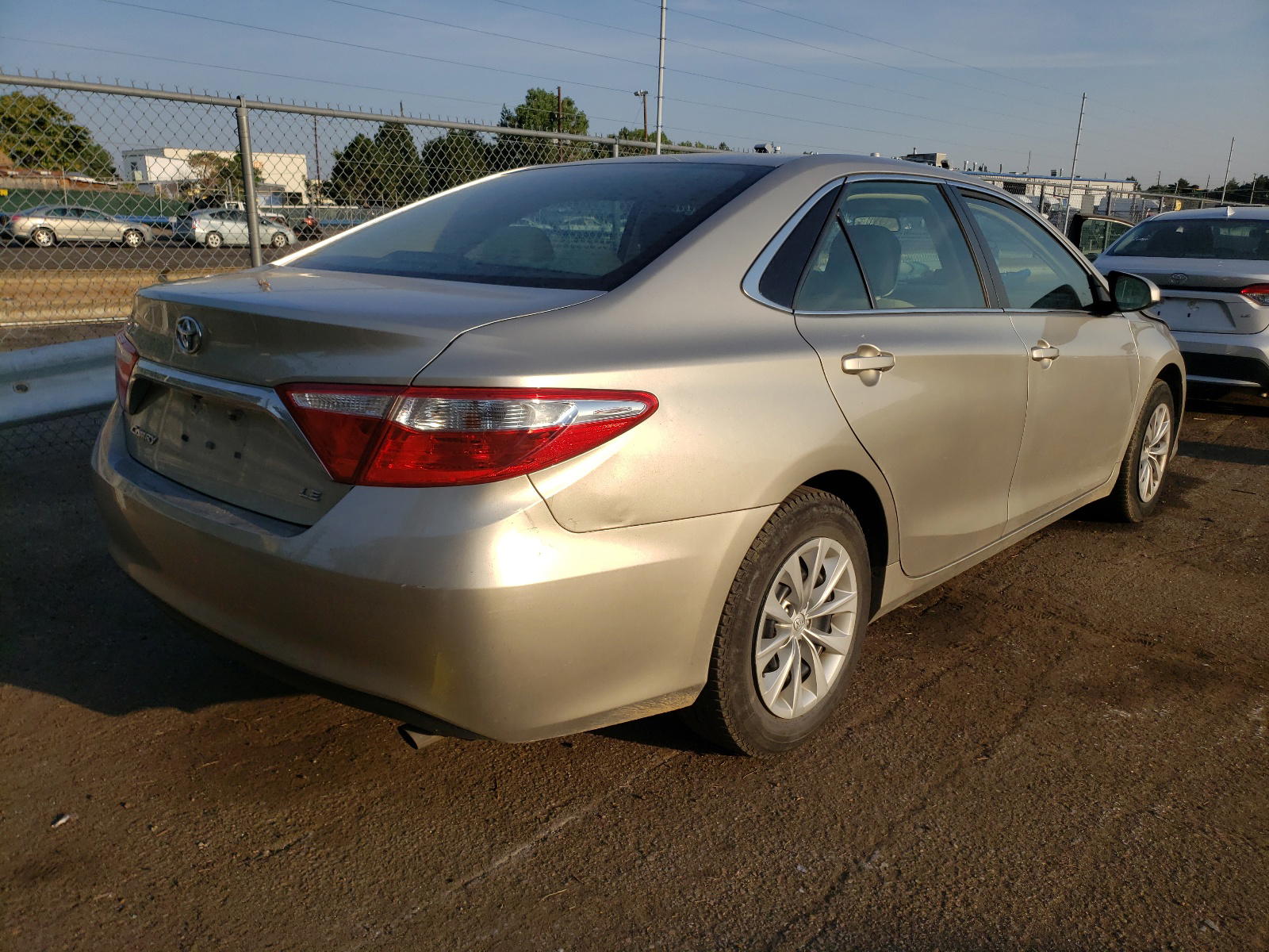 Photo 4 from auction – 2016 TOYOTA CAMRY LE with VIN 4T4BF1FK6GR543038