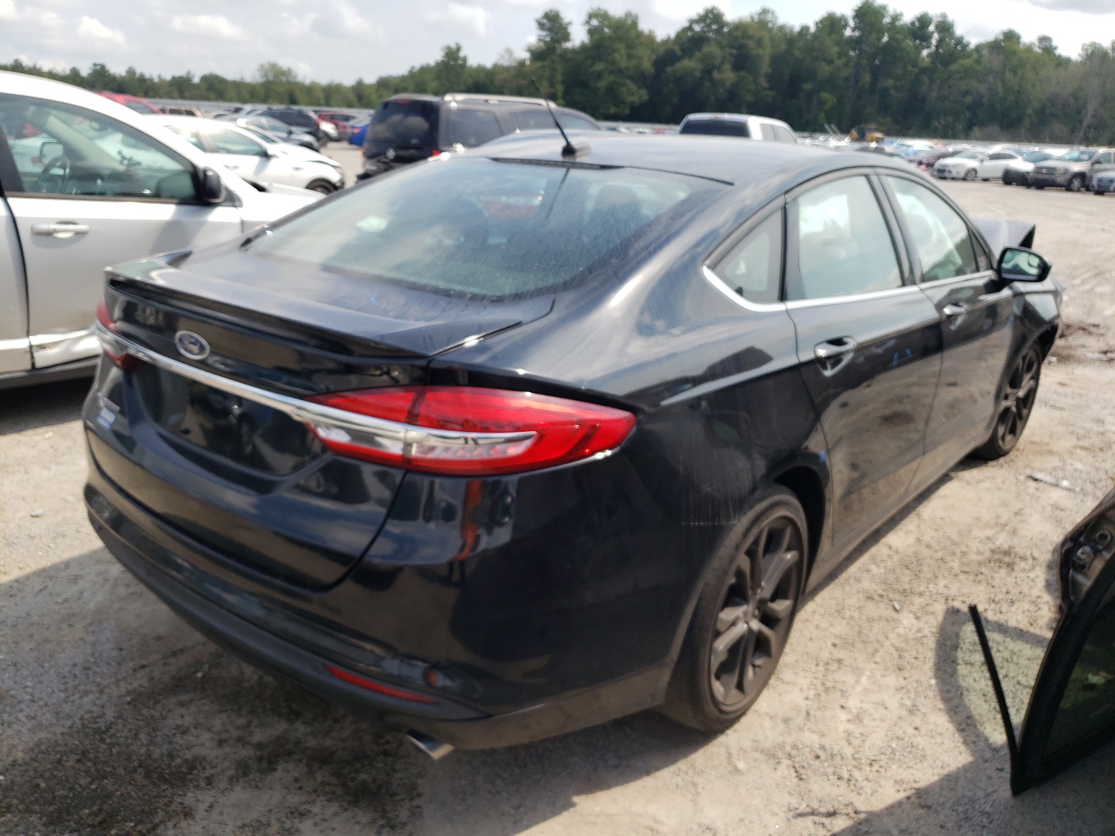 Photo 4 from auction – 2018 FORD FUSION S with VIN 3FA6P0G76JR255249
