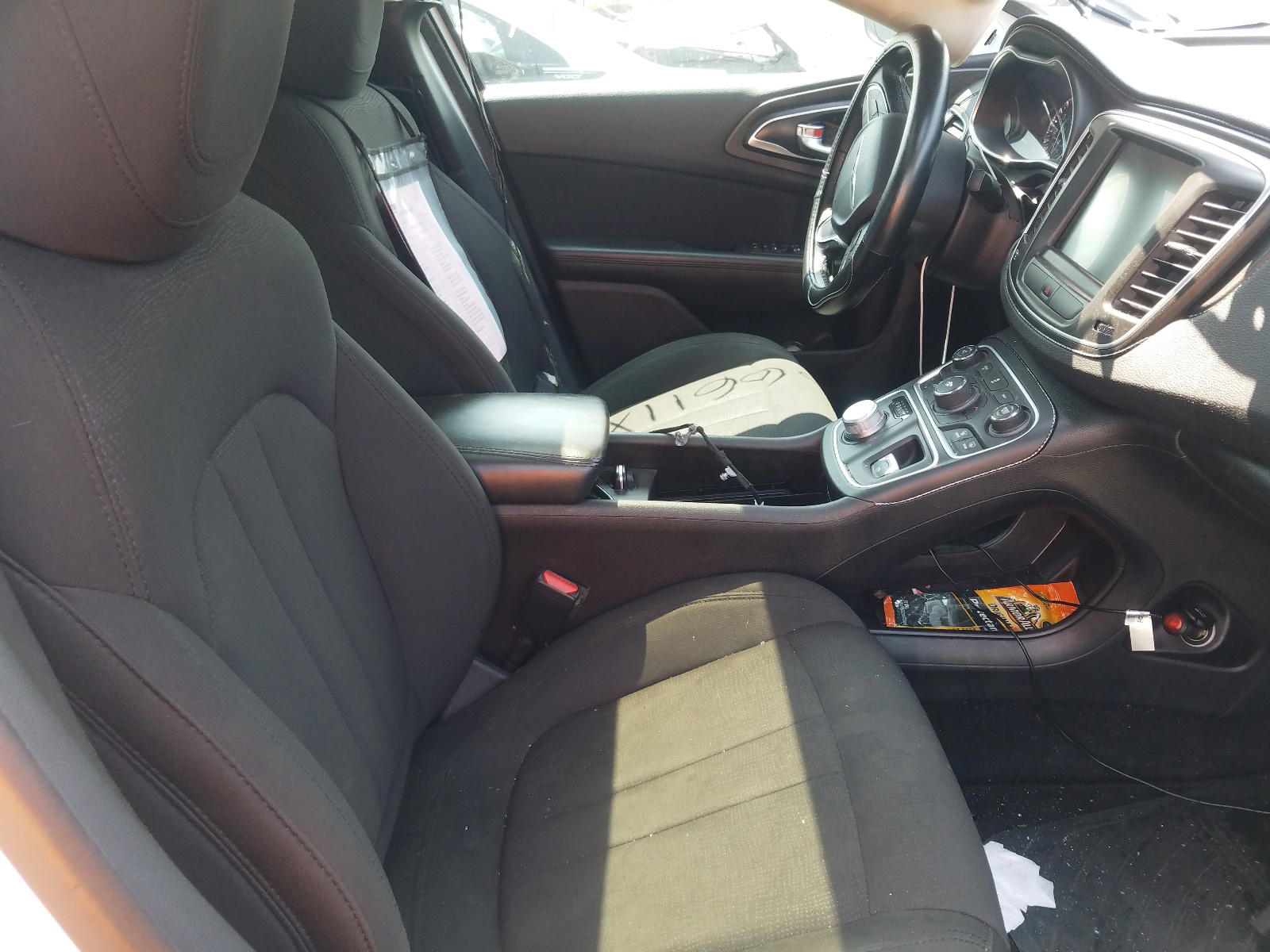 Photo 5 from auction – 2016 CHRYSLER 200 LIMITE with VIN 1C3CCCAB3GN157156