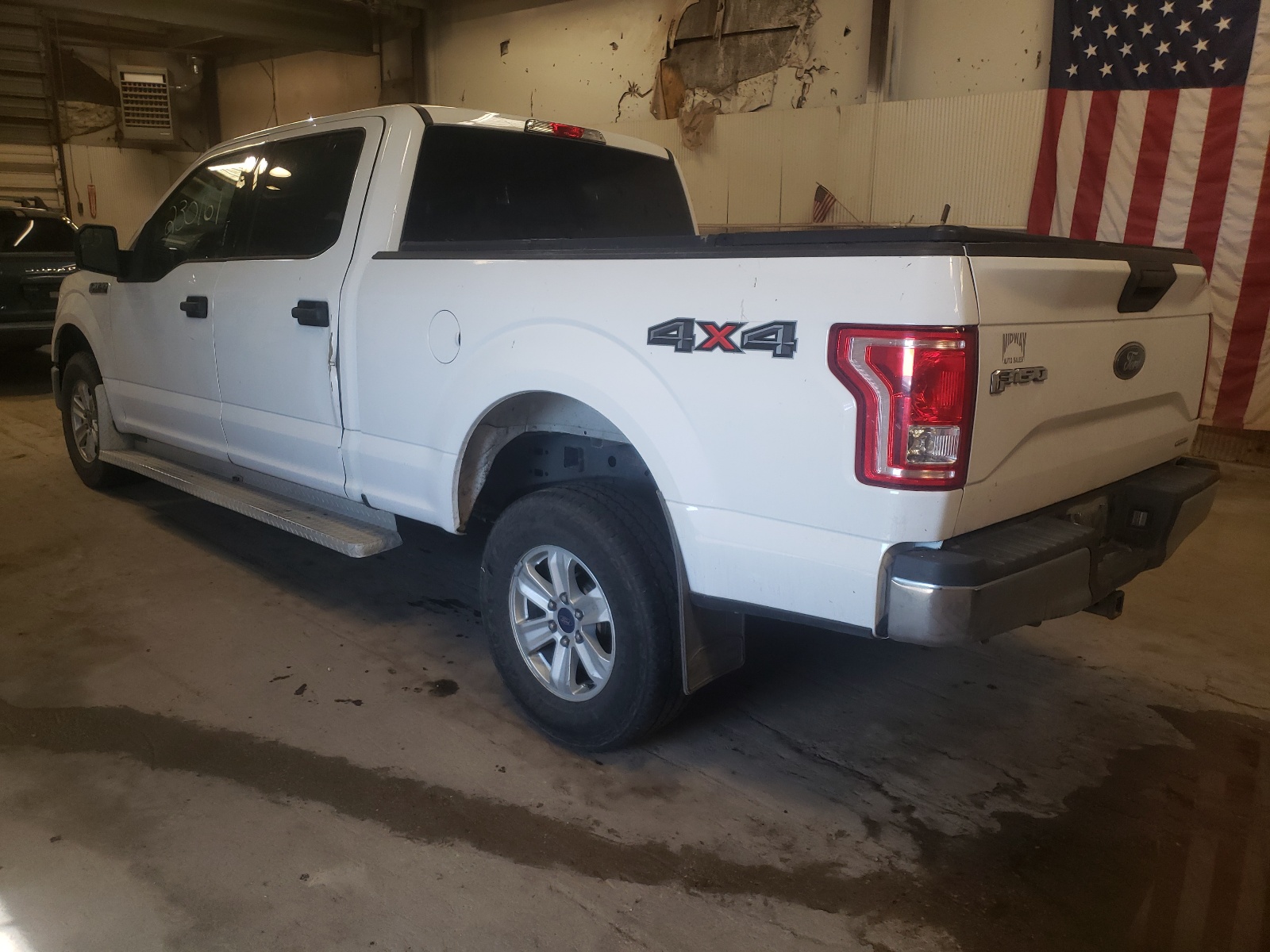 Photo 3 from auction – 2016 FORD F150 SUPER with VIN 1FTFW1EF7GKF36695