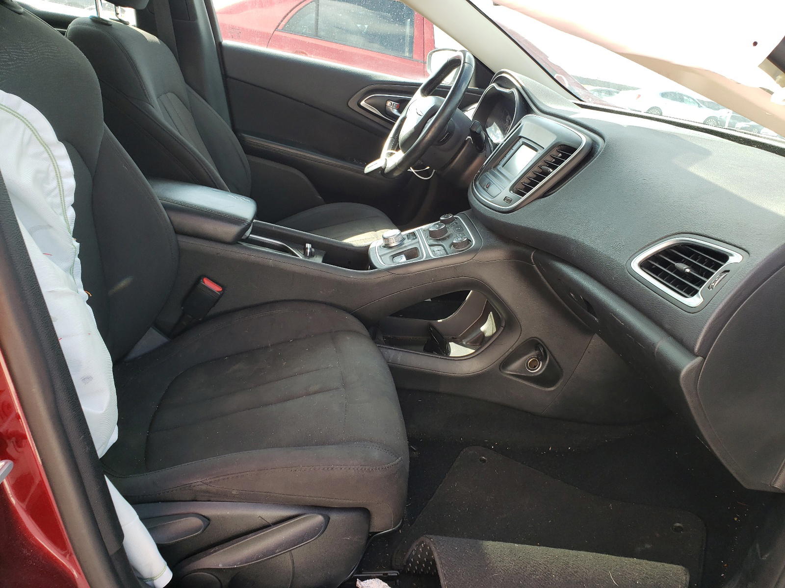 Photo 5 from auction – 2015 CHRYSLER 200 LIMITE with VIN 1C3CCCAB4FN657549