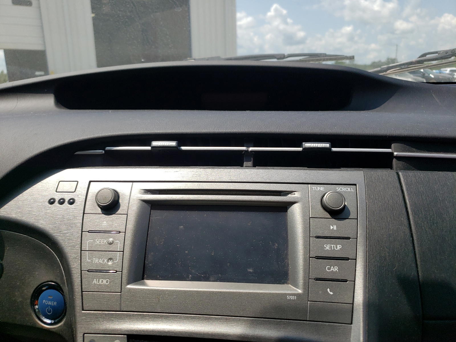 Photo 9 from auction – 2014 TOYOTA PRIUS with VIN JTDKN3DU7E0377151