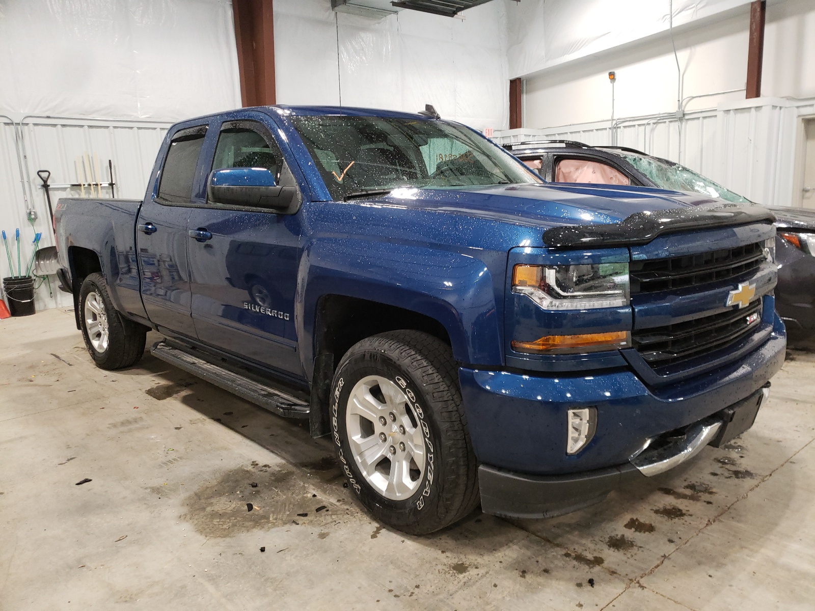 CHEVROLET SILVERADO 2018 with VIN 1GCVKRECXJZ114480 - Photo from auction