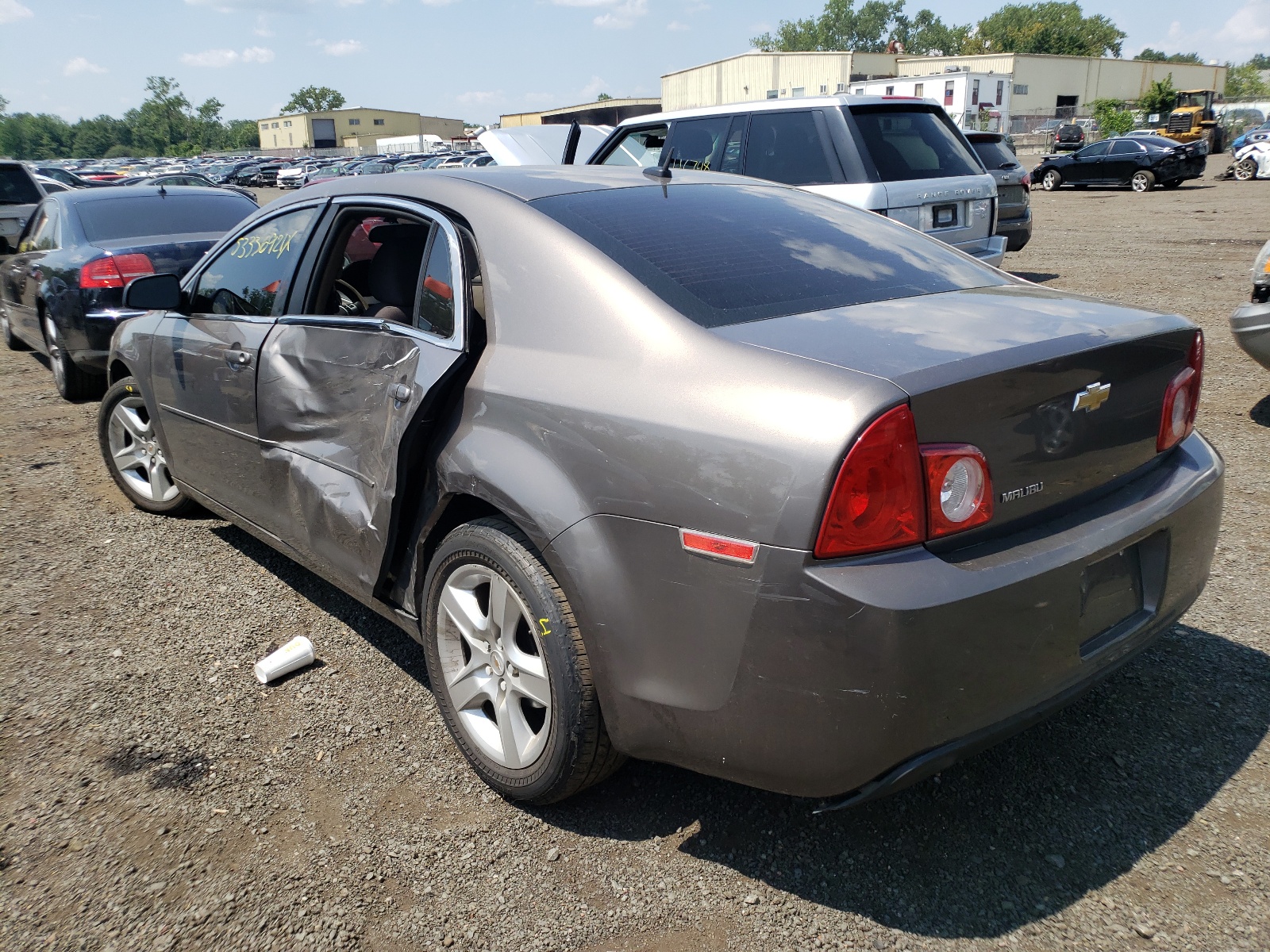 Photo 3 from auction – 2011 CHEVROLET MALIBU LS with VIN 1G1ZB5E10BF243316