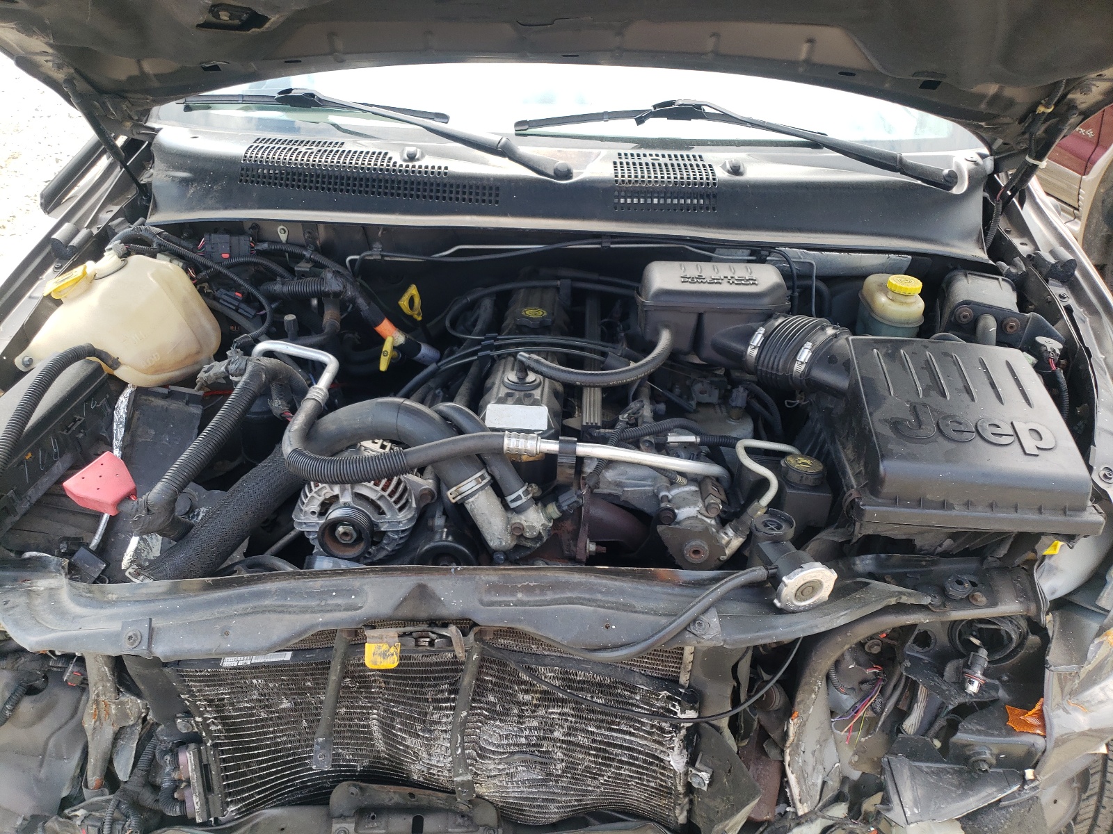 Photo 7 from auction – 2000 JEEP GRAND CHER with VIN 1J4GW48S4YC365988