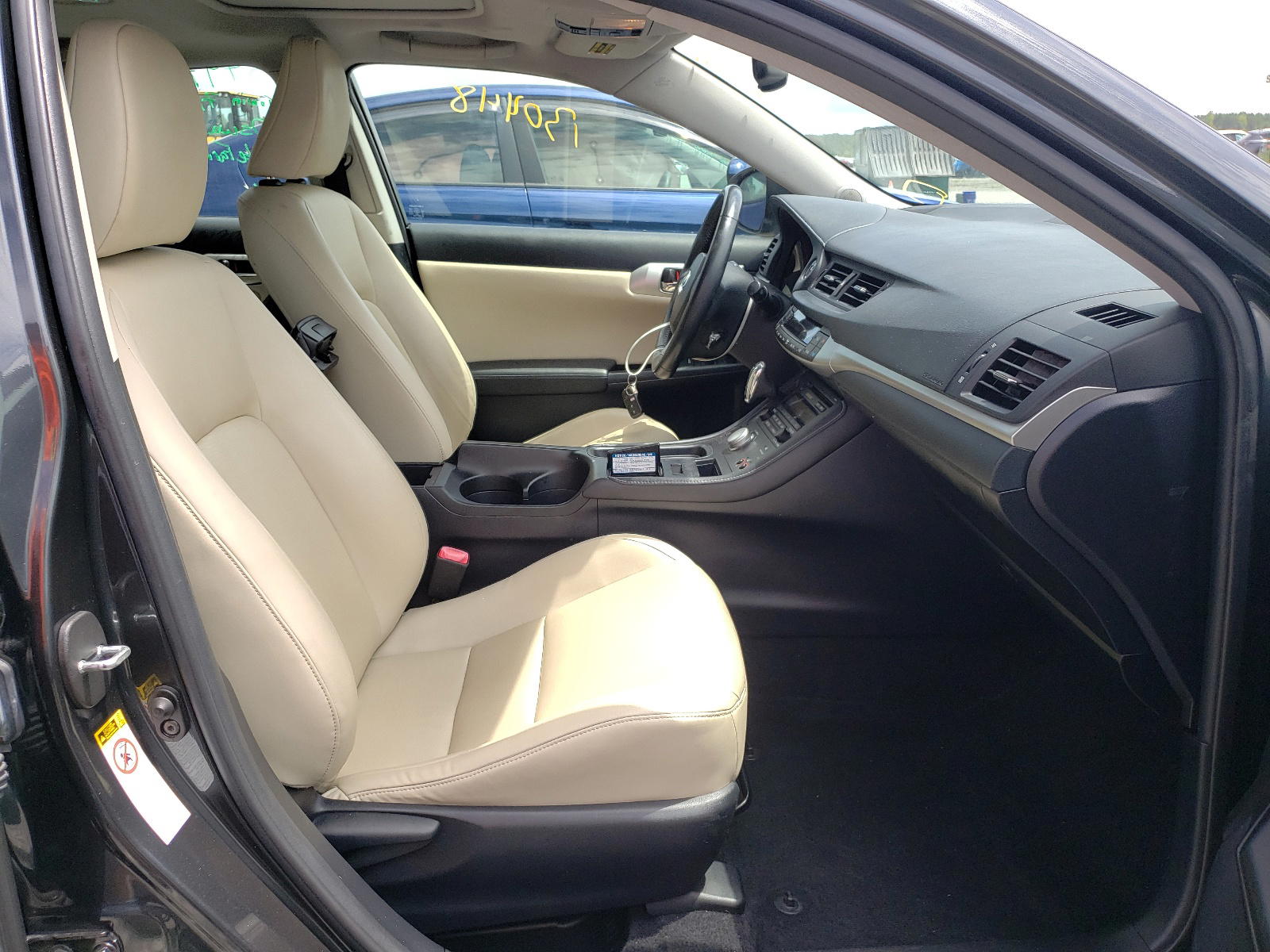 Photo 5 from auction – 2011 LEXUS CT 200 with VIN JTHKD5BH6B2002483