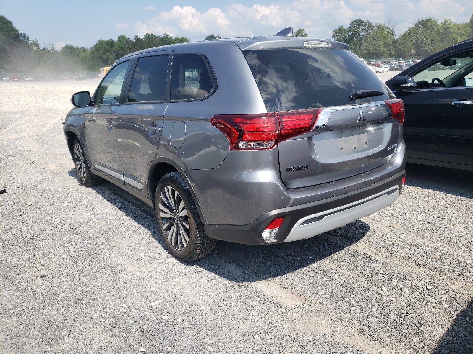 Photo 3 from auction – 2019 MITSUBISHI OUTLANDER with VIN JA4AZ3A38KZ042798