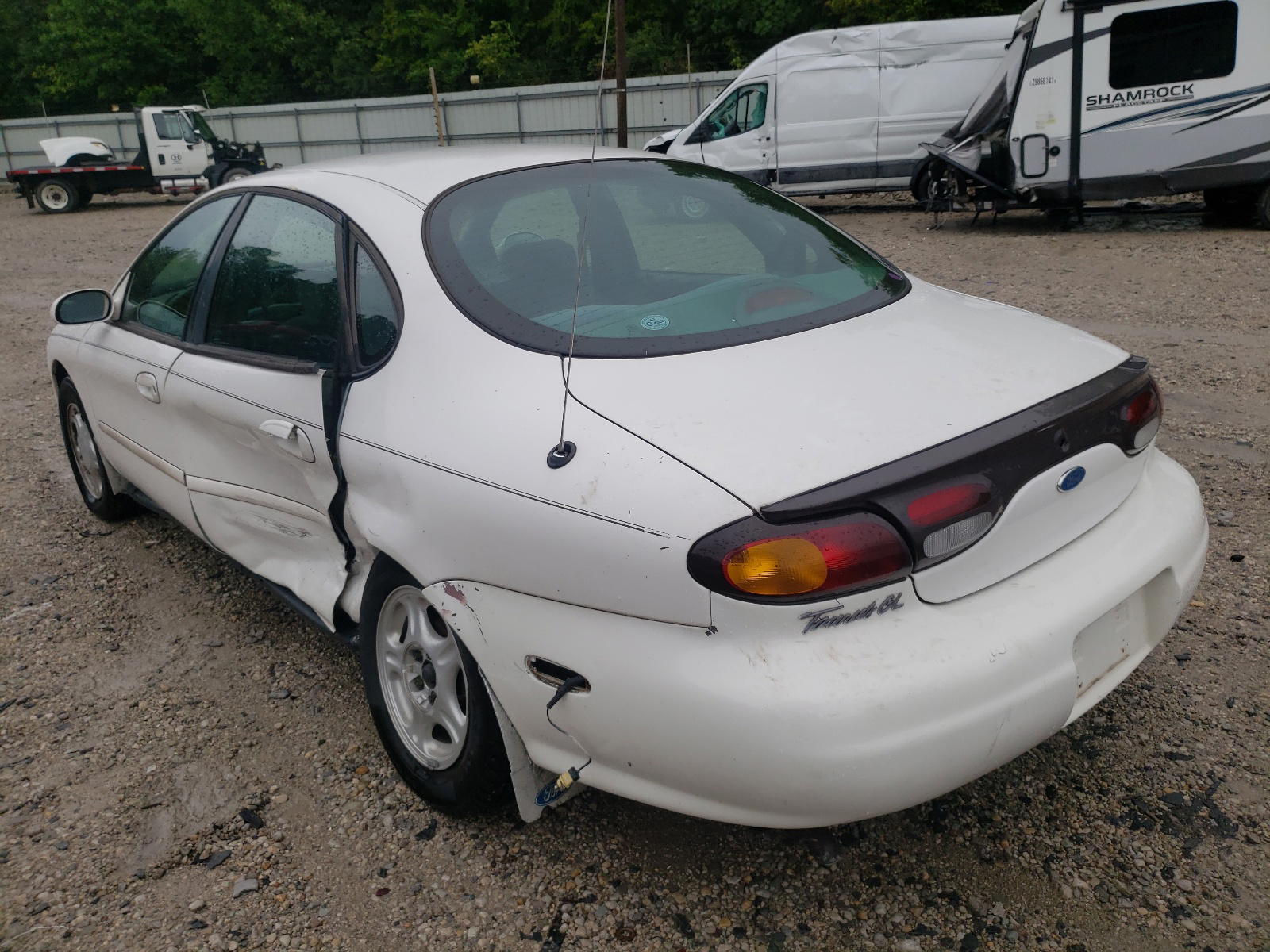 Photo 3 from auction – 1996 FORD TAURUS GL with VIN 1FALP52U7TG112074