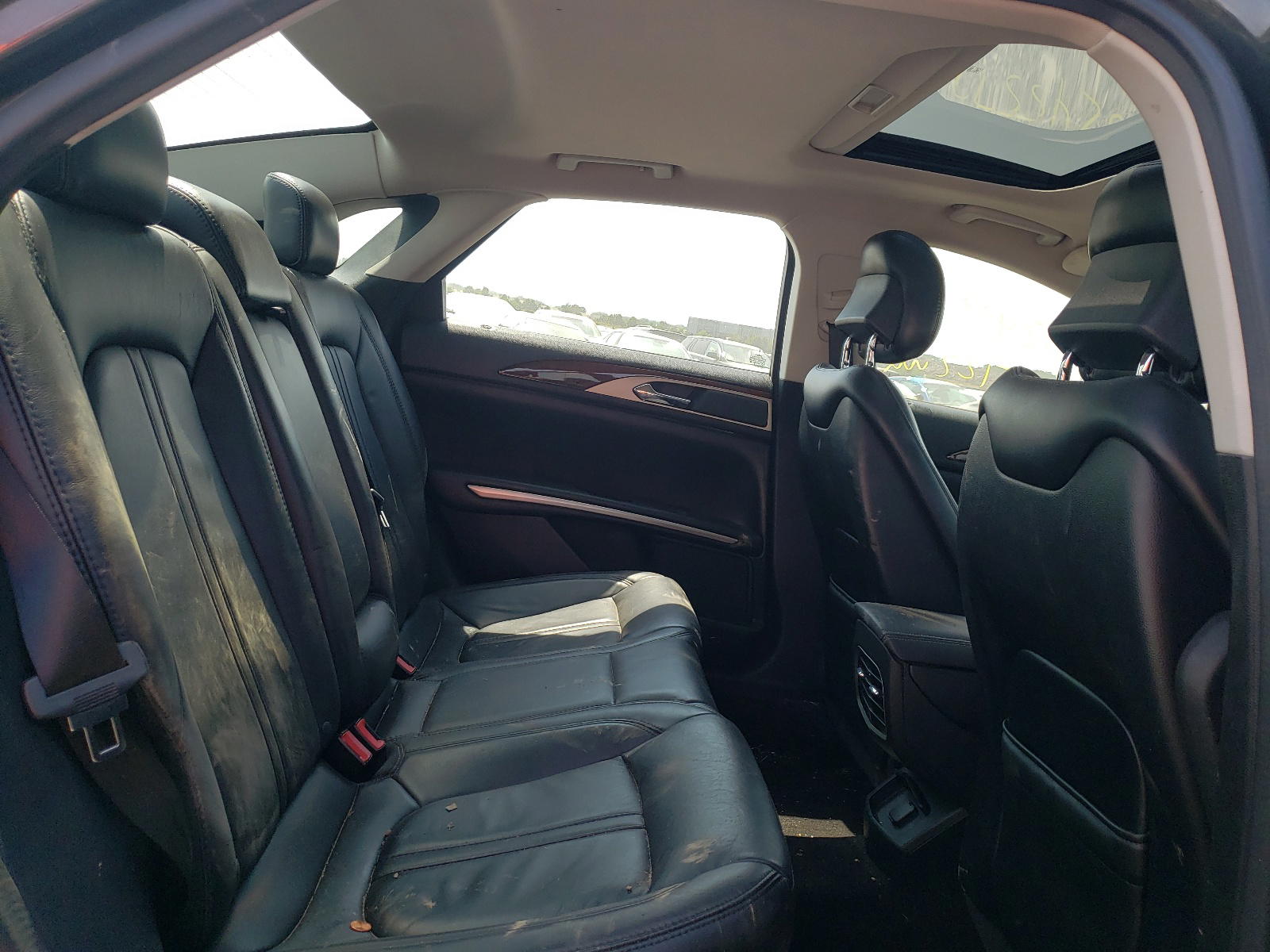 Photo 6 from auction – 2015 LINCOLN MKZ with VIN 3LN6L2G98FR602618