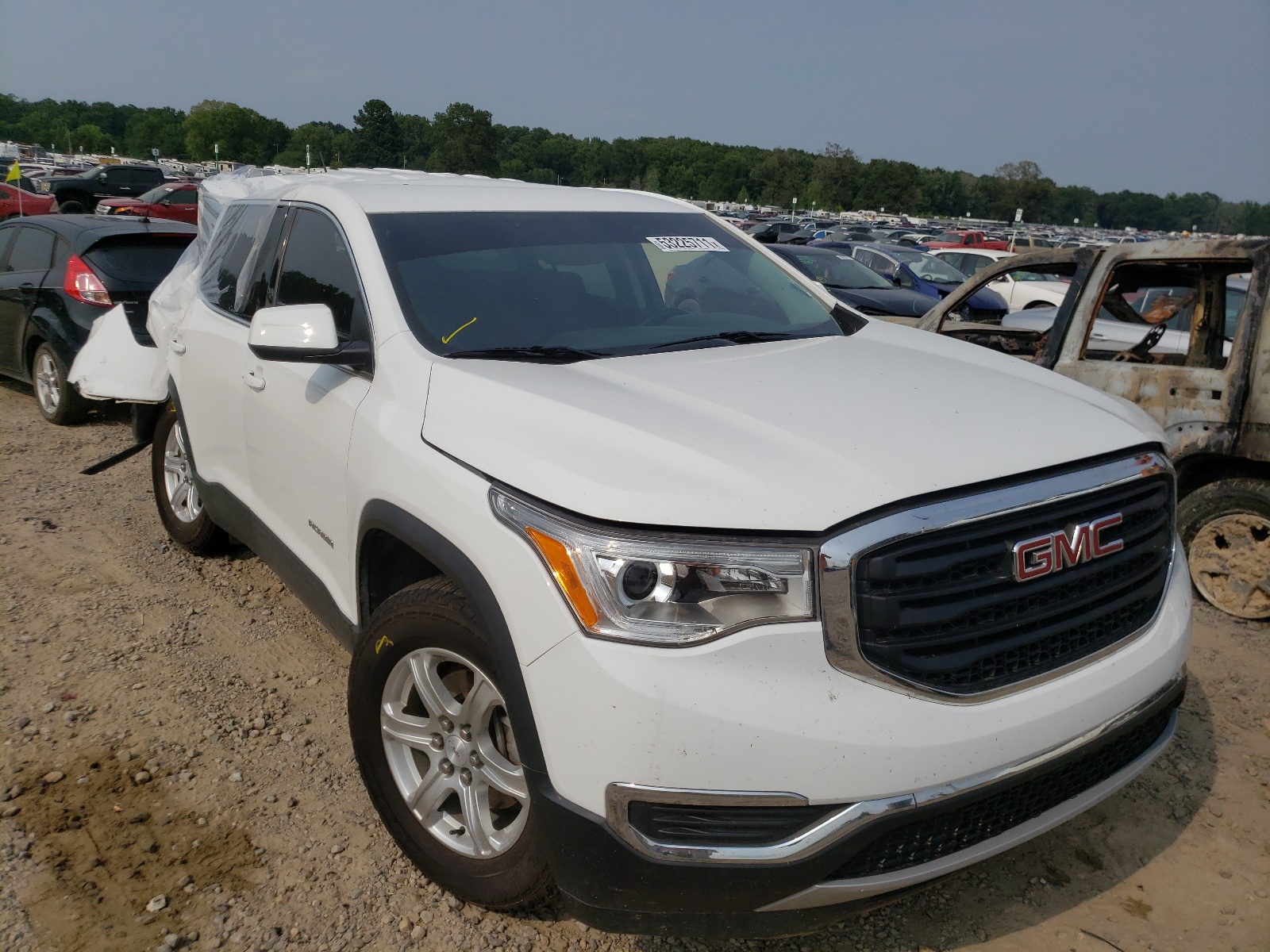 GMC ACADIA SLE 2018 with VIN 1GKKNKLA1JZ116769 - Photo from auction