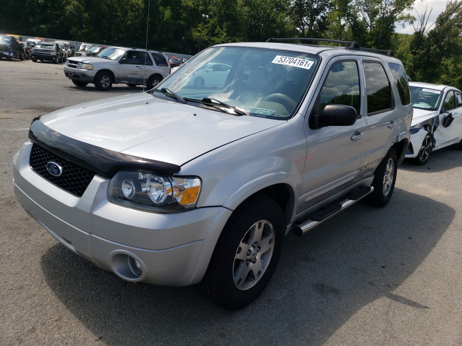 Photo 2 from auction – 2005 FORD ESCAPE LIM with VIN 1FMYU04105KA36689