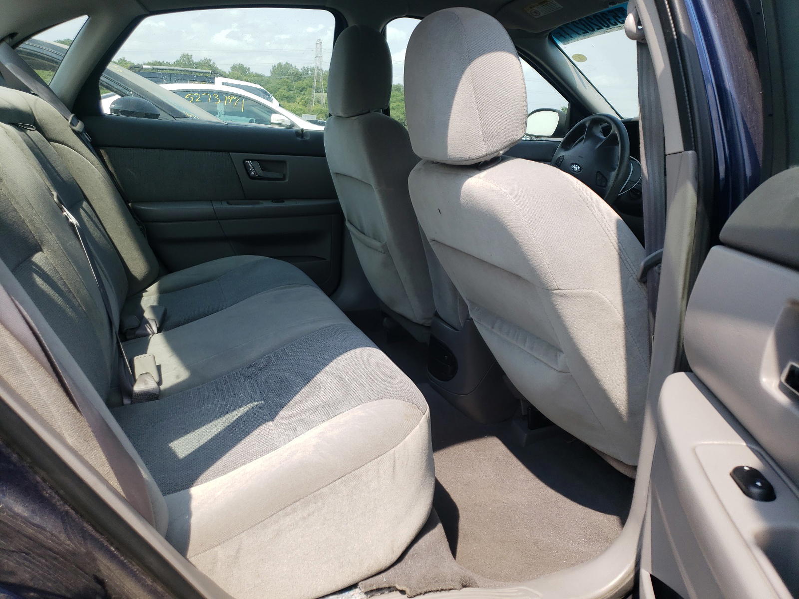 Photo 6 from auction – 2001 FORD TAURUS SE with VIN 1FAFP53261G271479